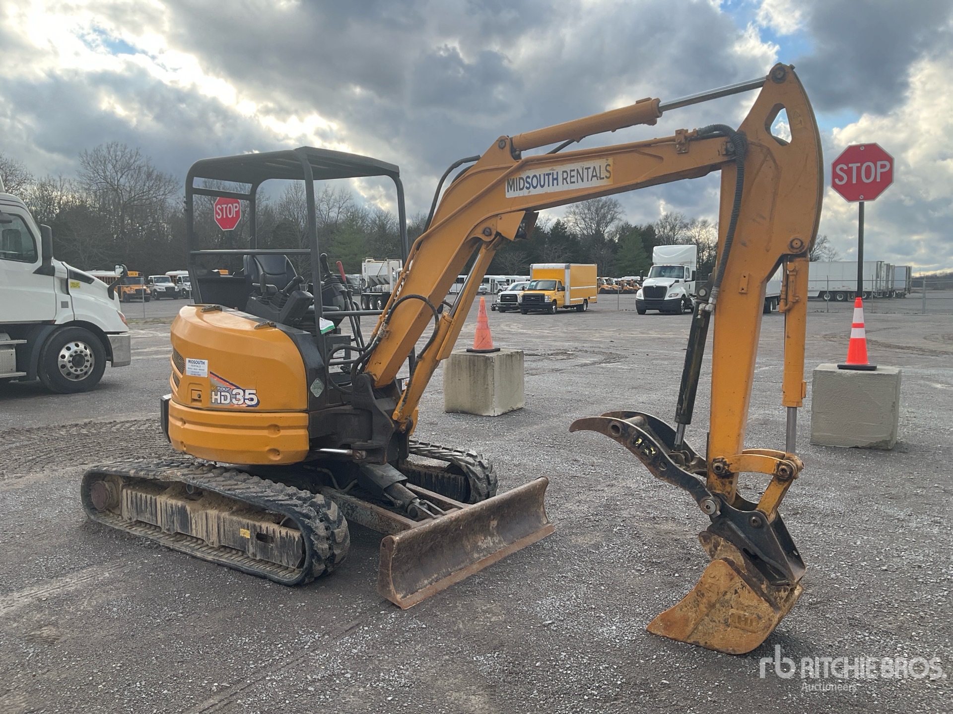 General Appearance with Picture, Right Front Corner