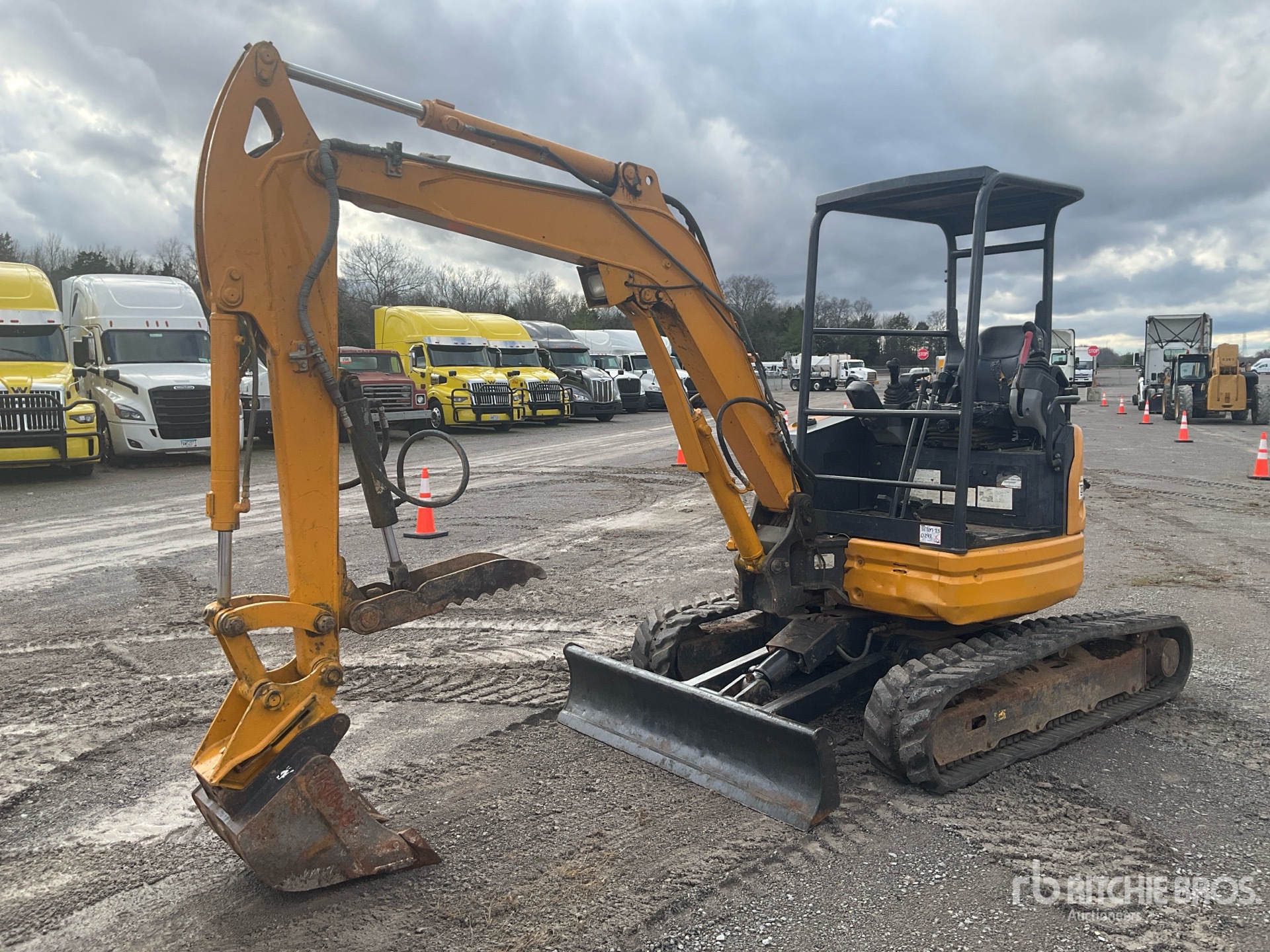 General Appearance with Picture, Left Front Corner