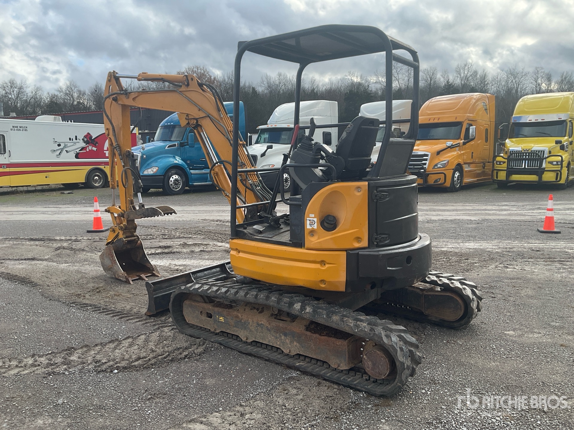 General Appearance with Picture, Left Rear Corner