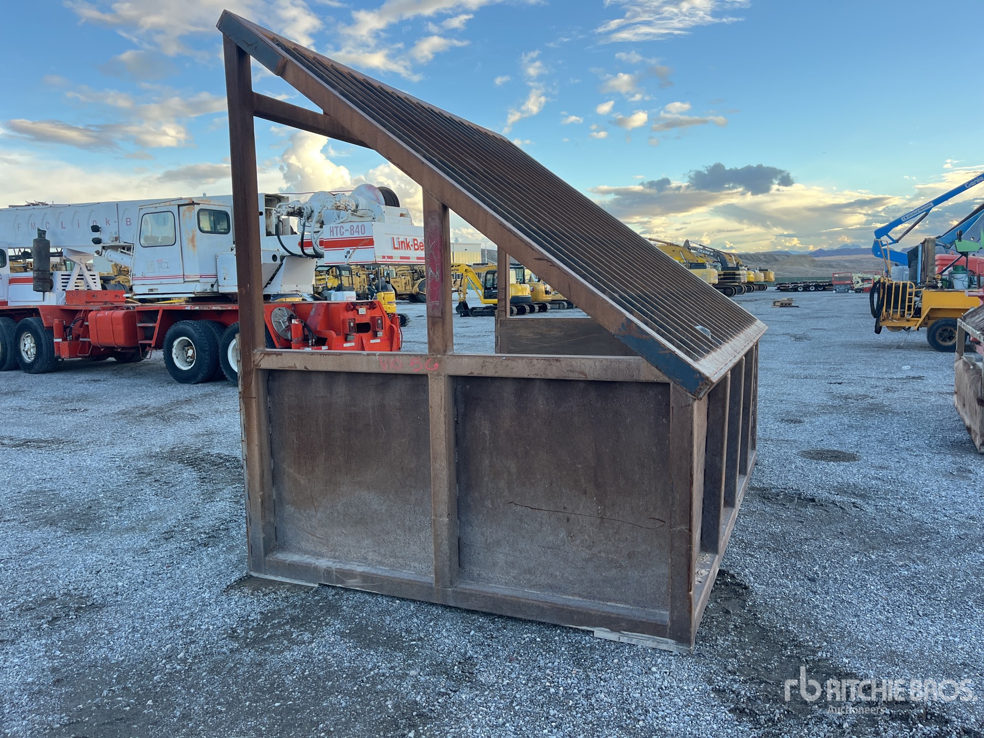 General Appearance with Bild, Ecke hinten links