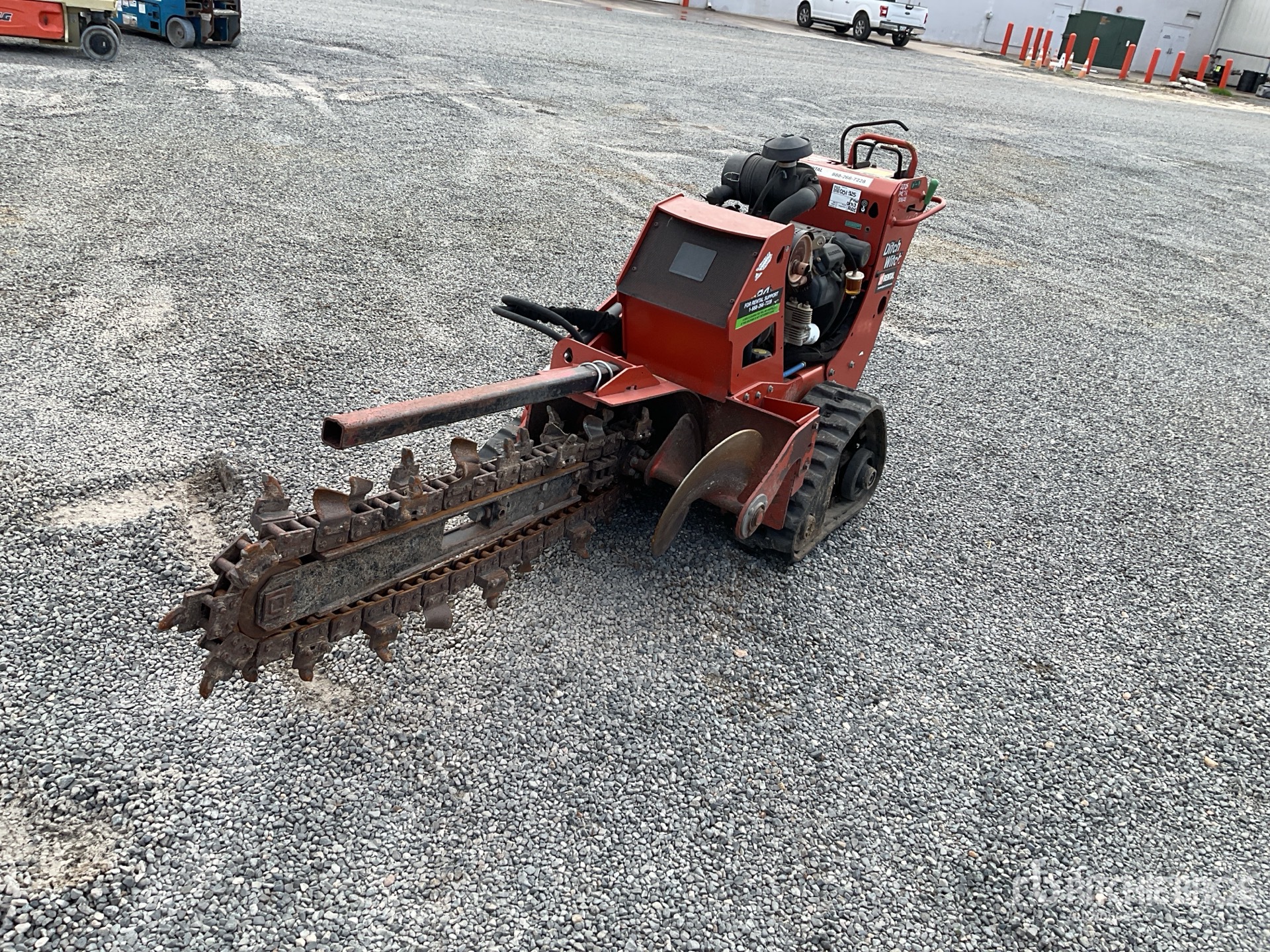 General Appearance with Bild, Ecke vorne links