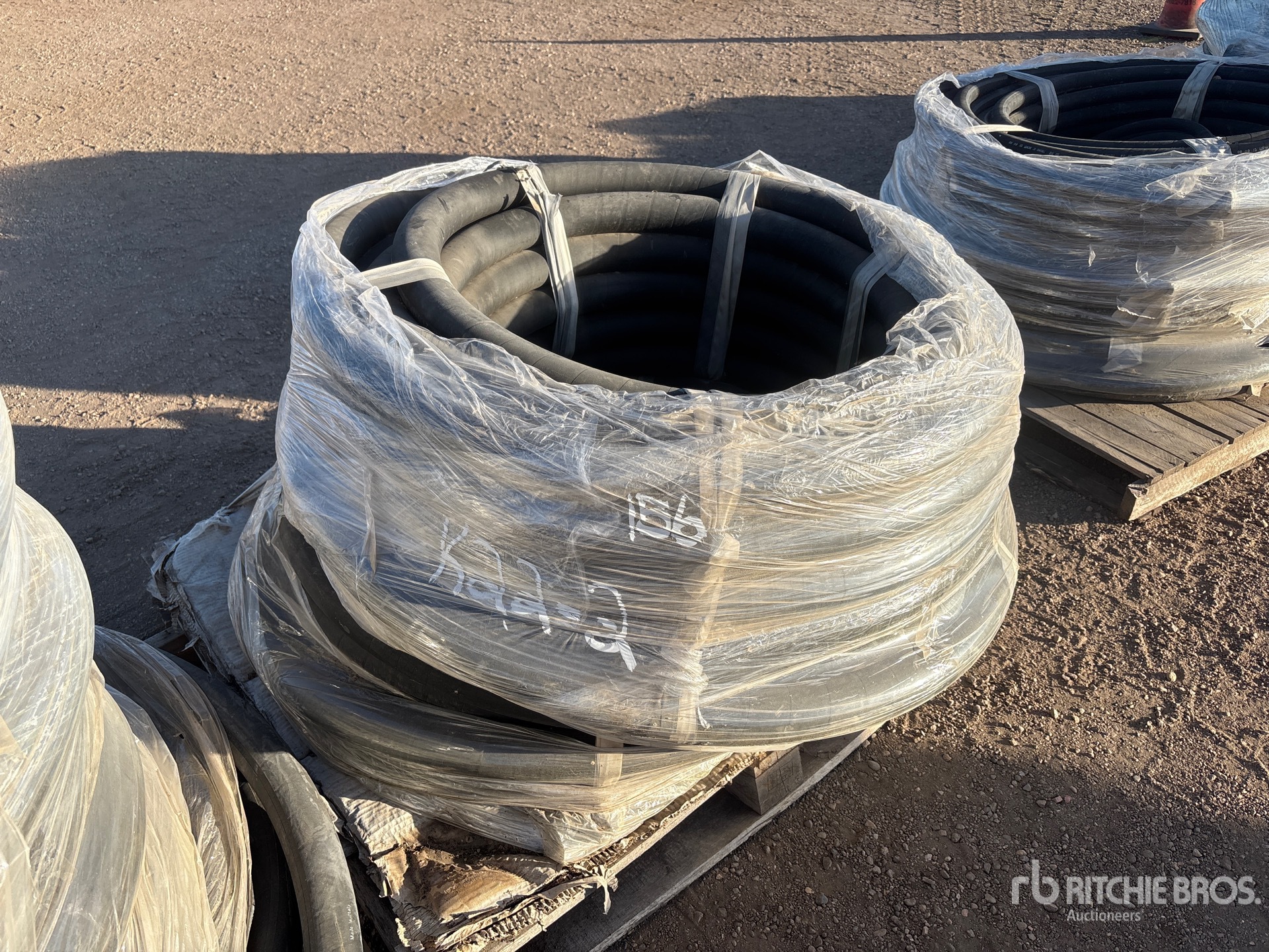 General Appearance with Bild, Ecke vorne links