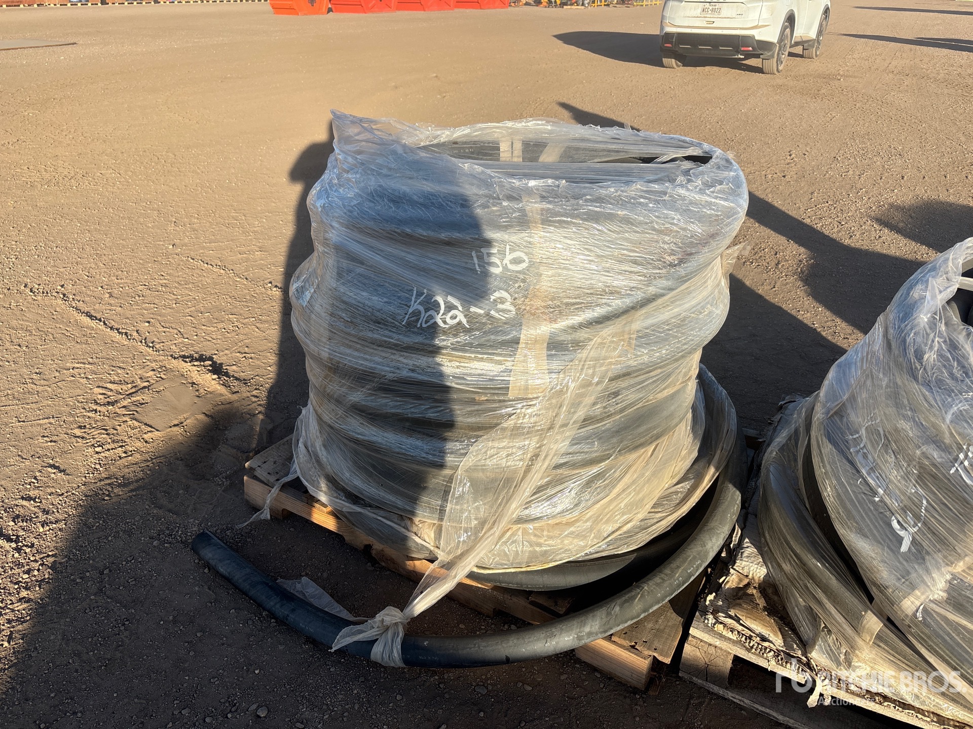 General Appearance with Bild, Ecke vorne links