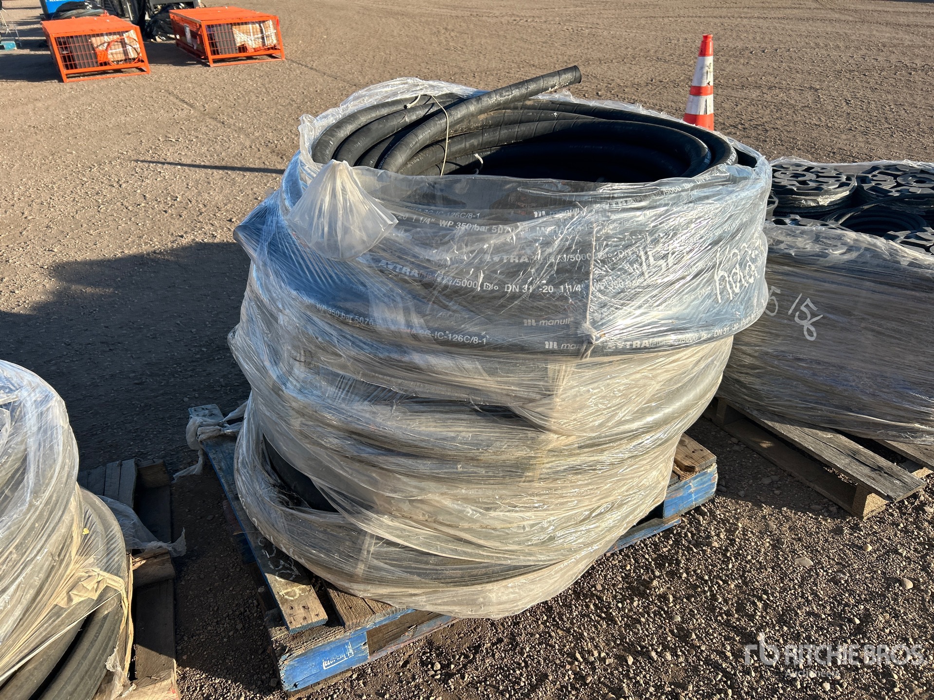 General Appearance with Bild, Ecke vorne links