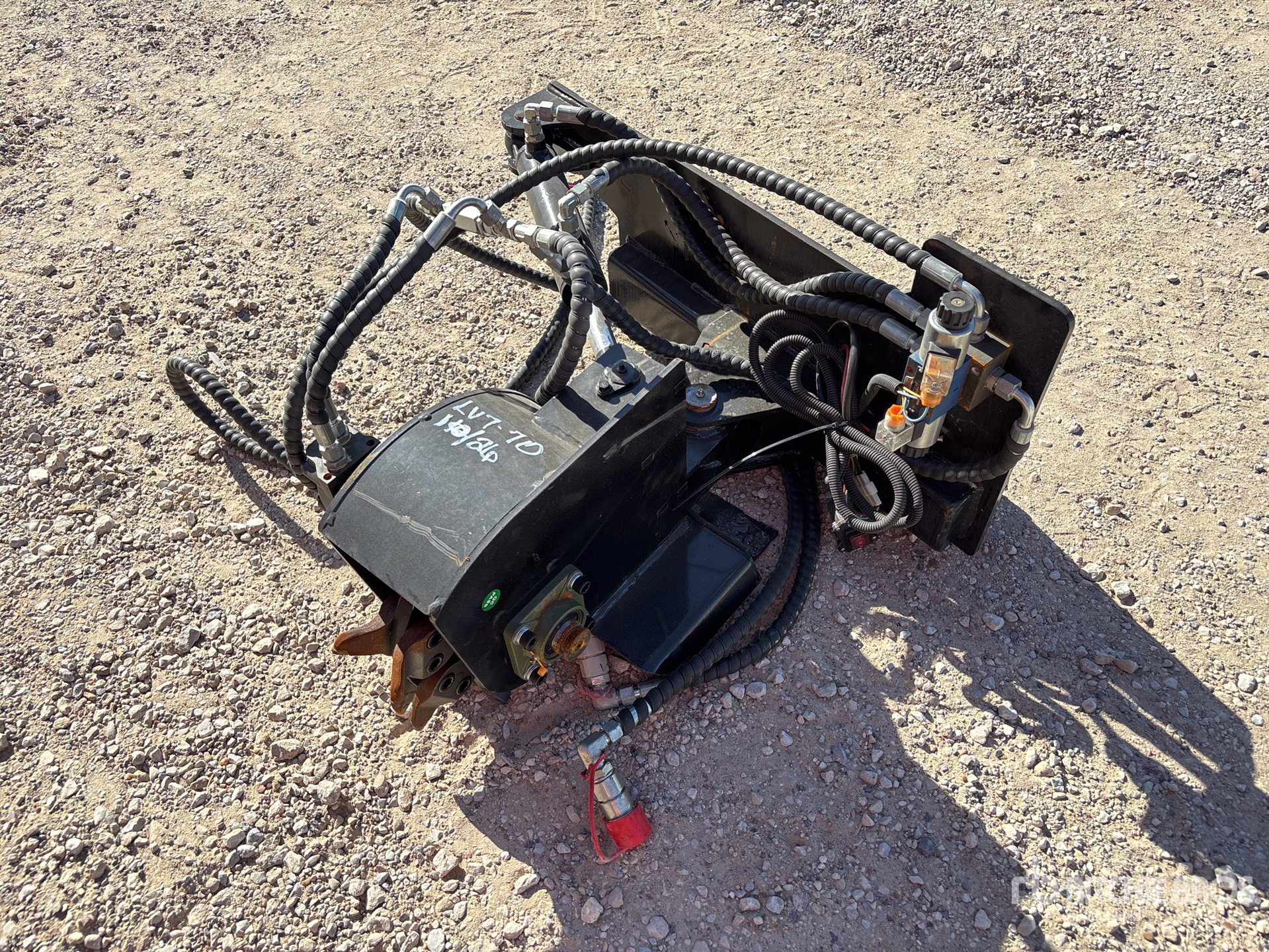 General Appearance with Bild, Ecke vorne links