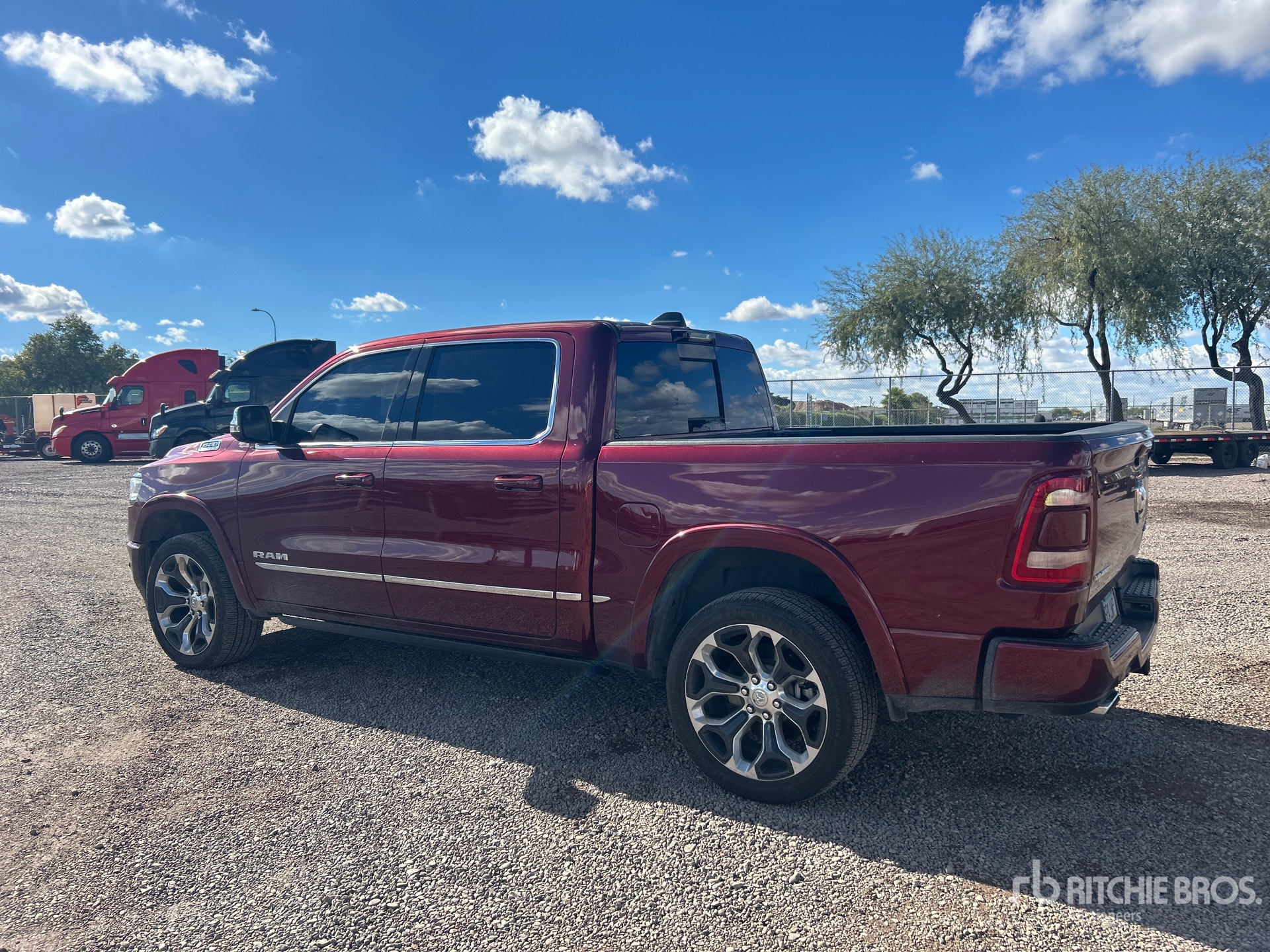 General Appearance with Bild, Ecke hinten links