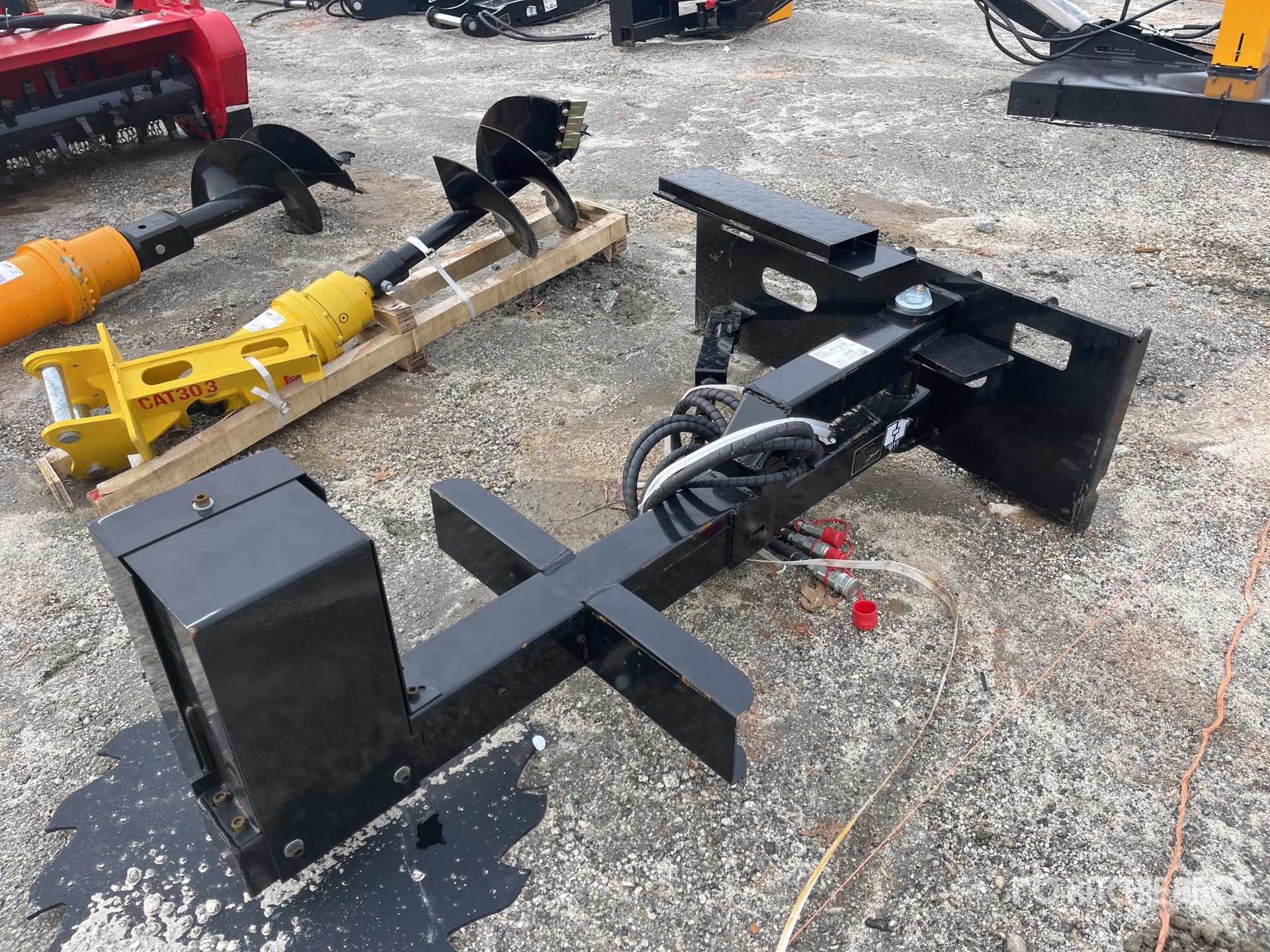 General Appearance with Bild, Ecke vorne links