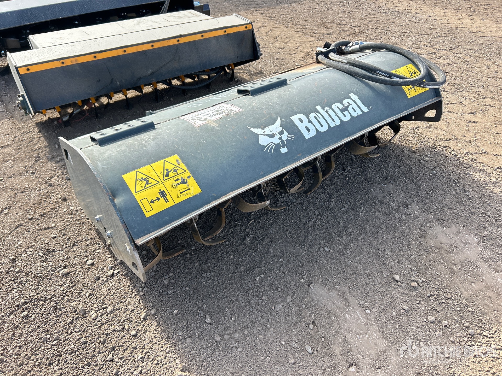 General Appearance with Bild, Ecke vorne rechts