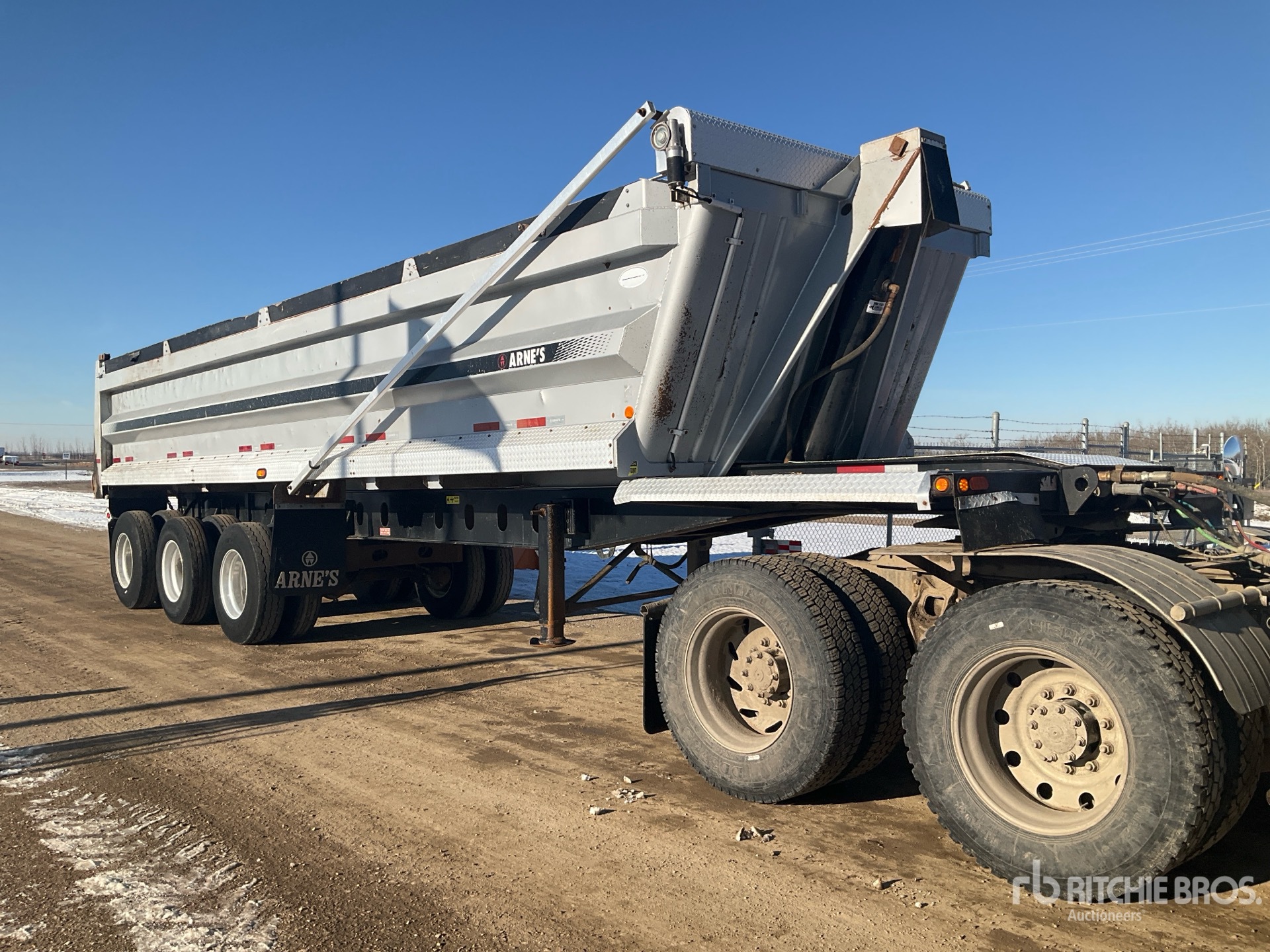 General Appearance with Bild, Ecke vorne rechts