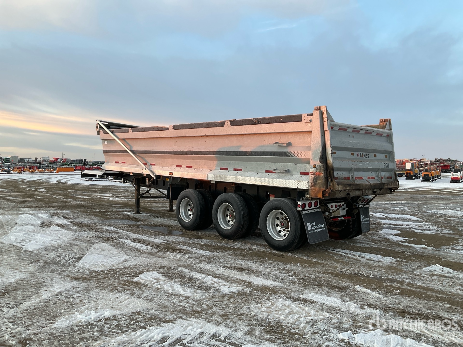 Aspect général with Image, coin arrière gauche