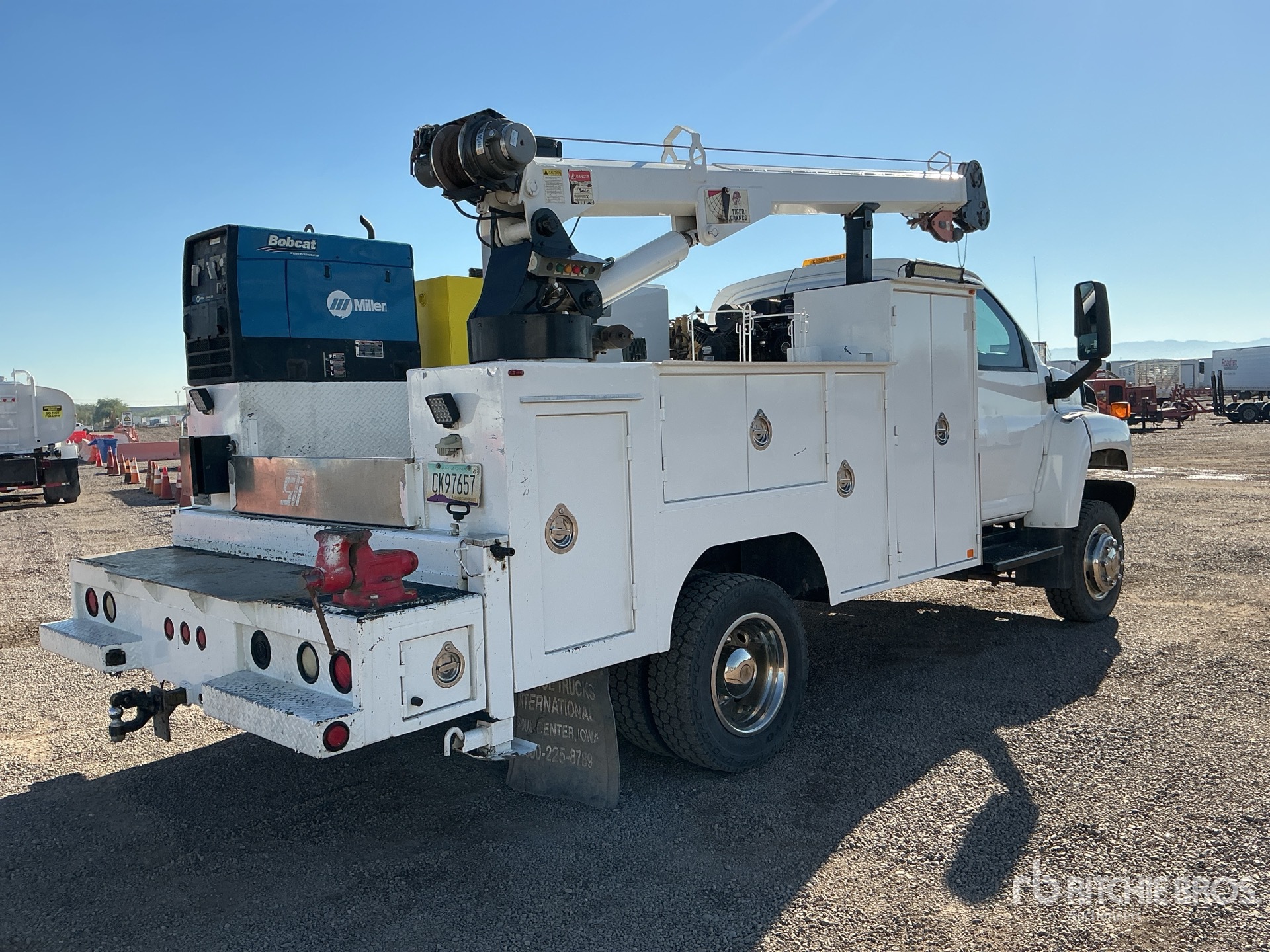 General Appearance with Picture, Right Rear Corner