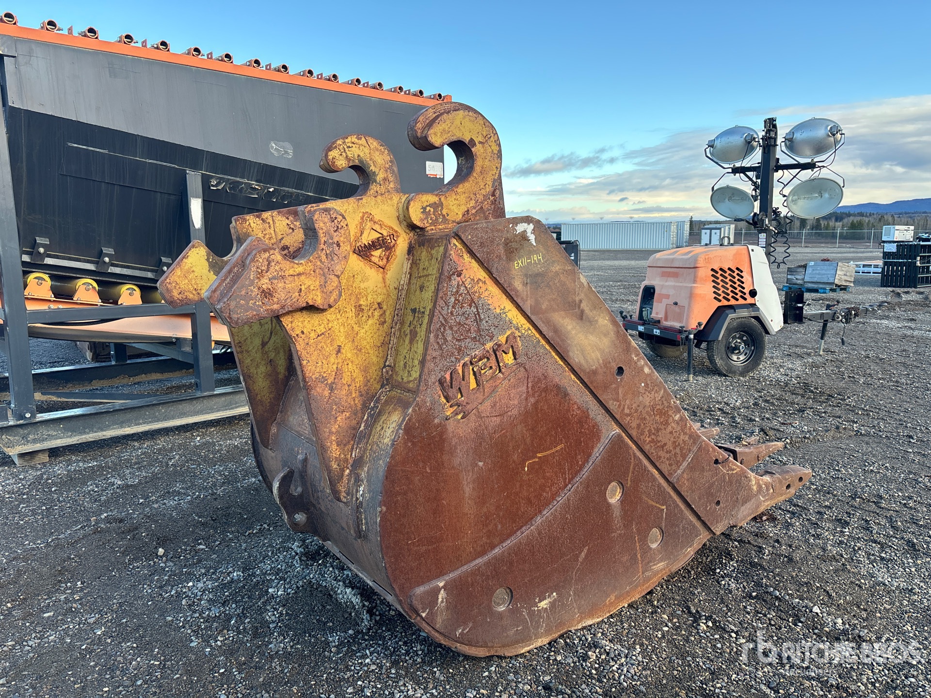 General Appearance with Imagen: esquina trasera derecha