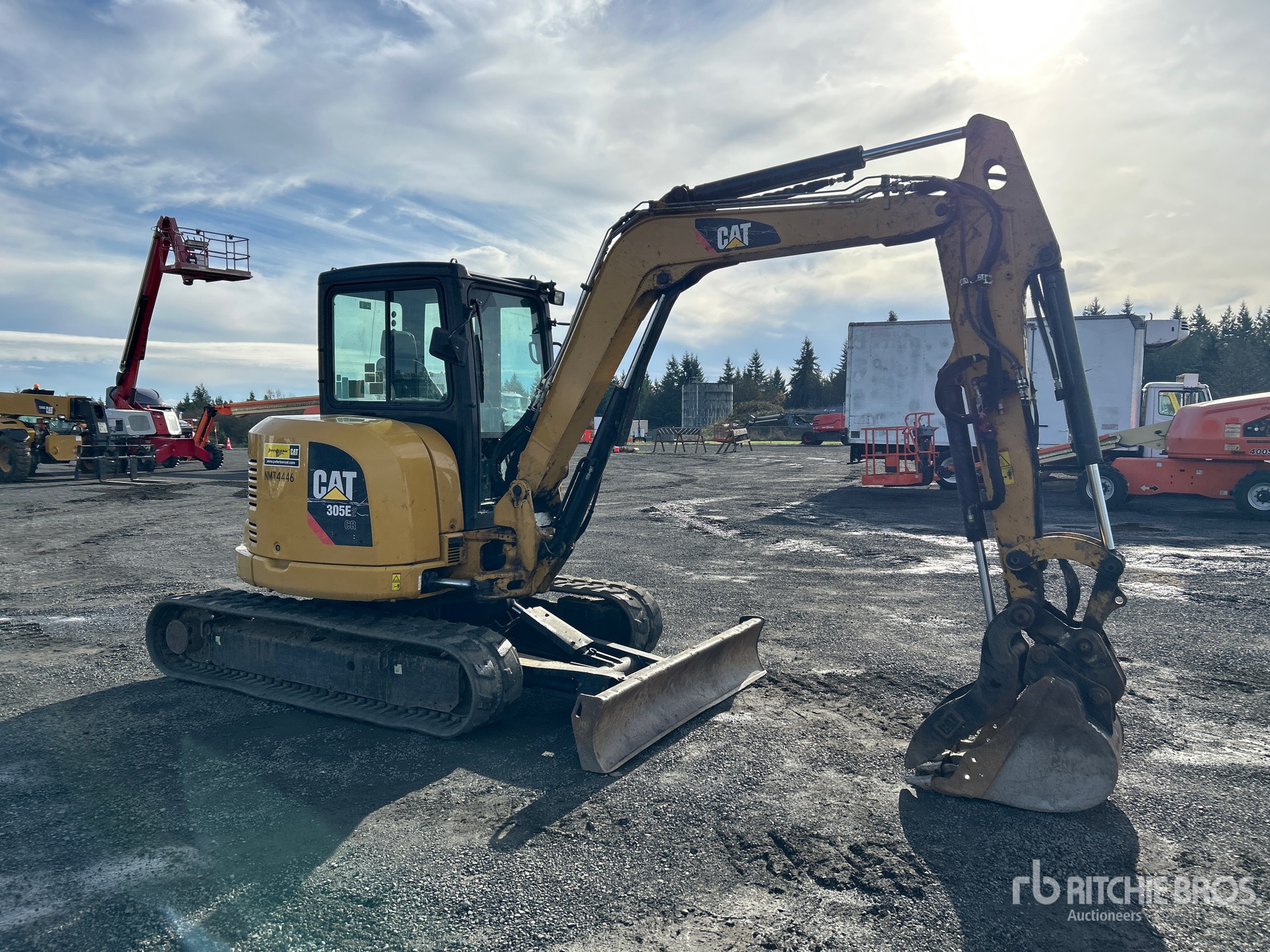 General Appearance with Picture, Right Front Corner