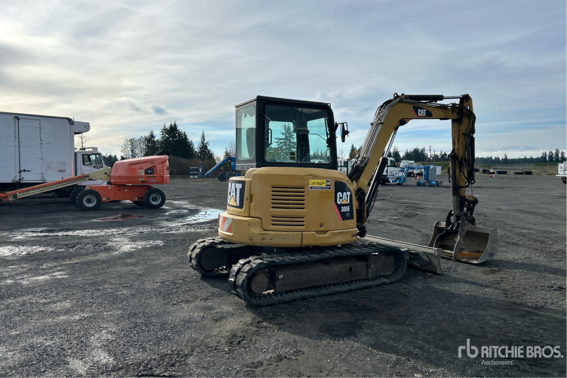 General Appearance with Picture, Right Rear Corner