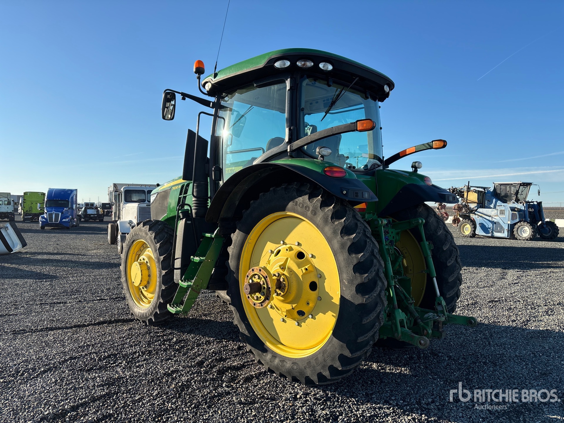 General Appearance with Foto, angolo posteriore sinistro