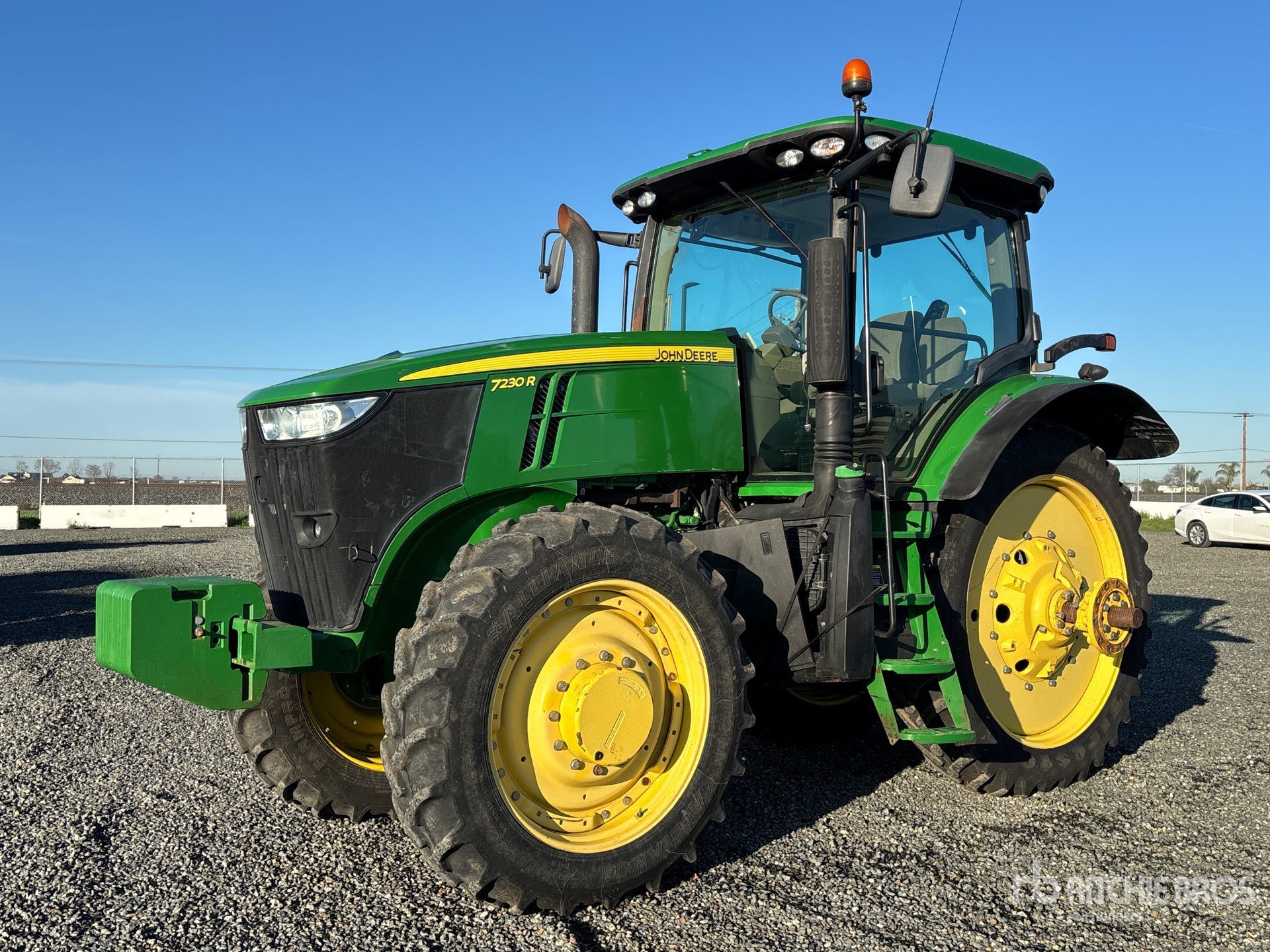 General Appearance with Foto, angolo anteriore sinistro