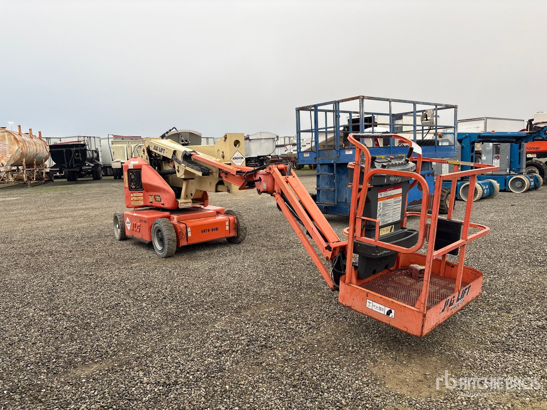 General Appearance with Picture, Right Front Corner