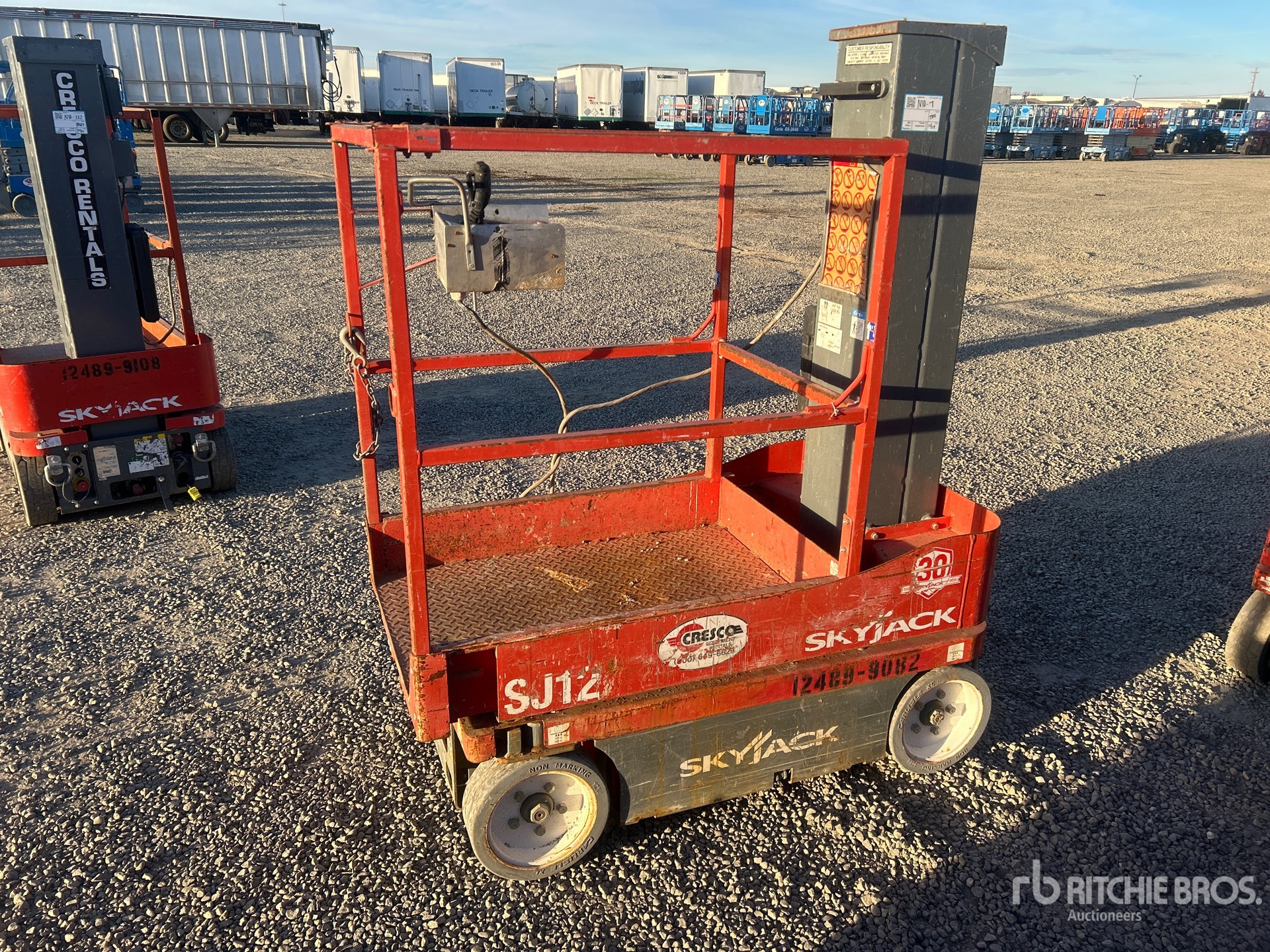 General Appearance with Picture, Left Front Corner