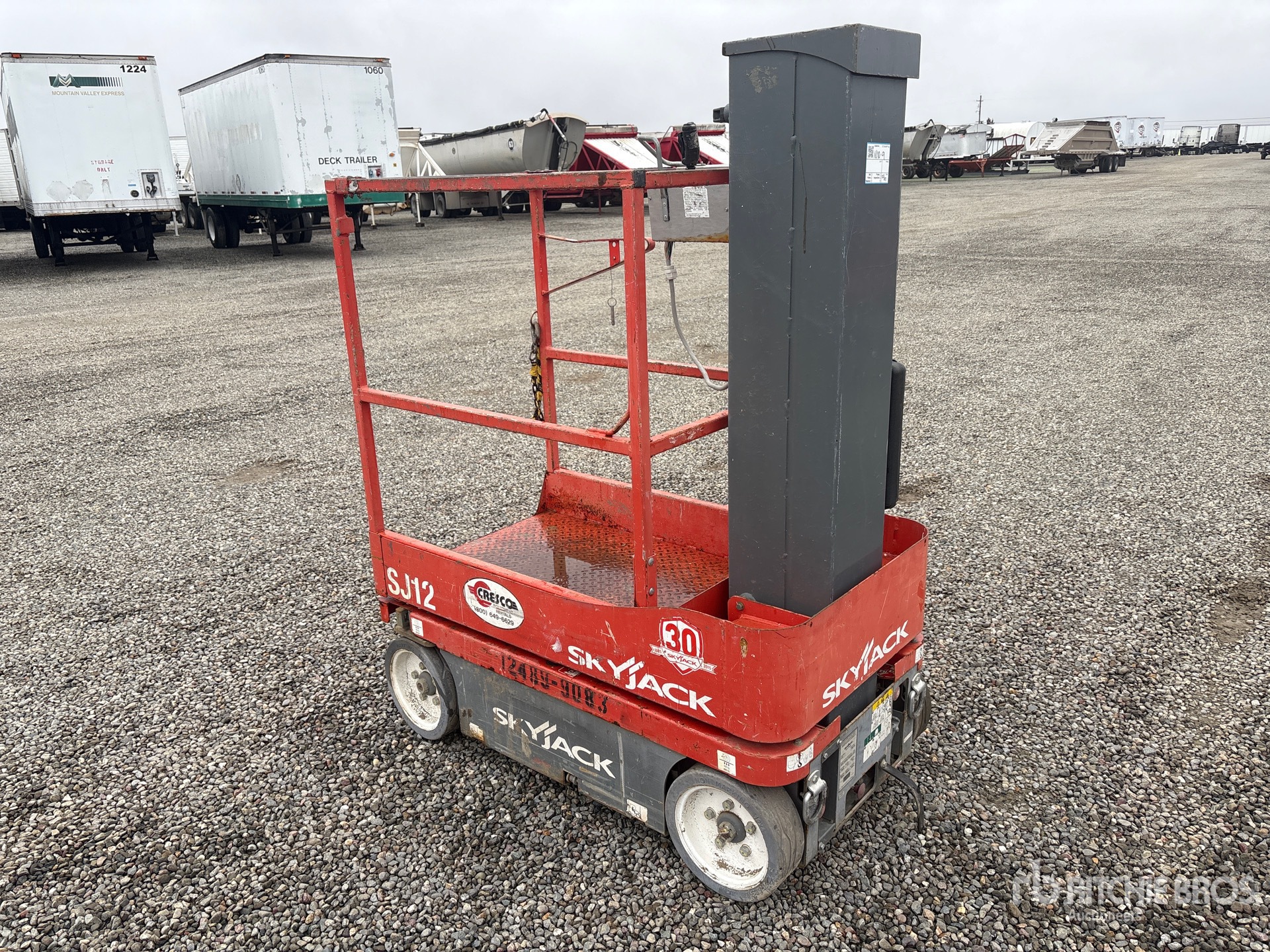 General Appearance with Picture, Left Rear Corner