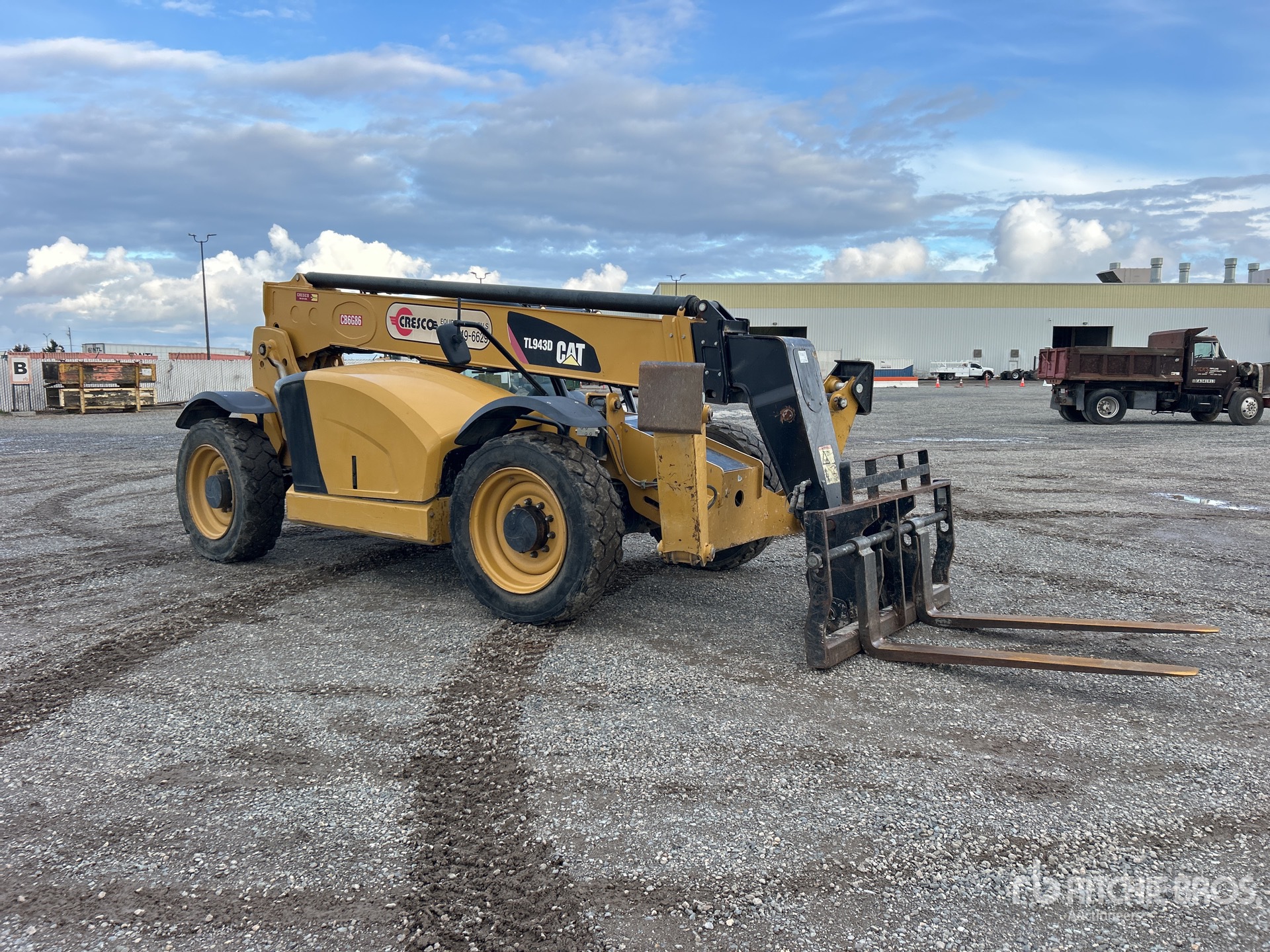 General Appearance with Picture, Right Front Corner