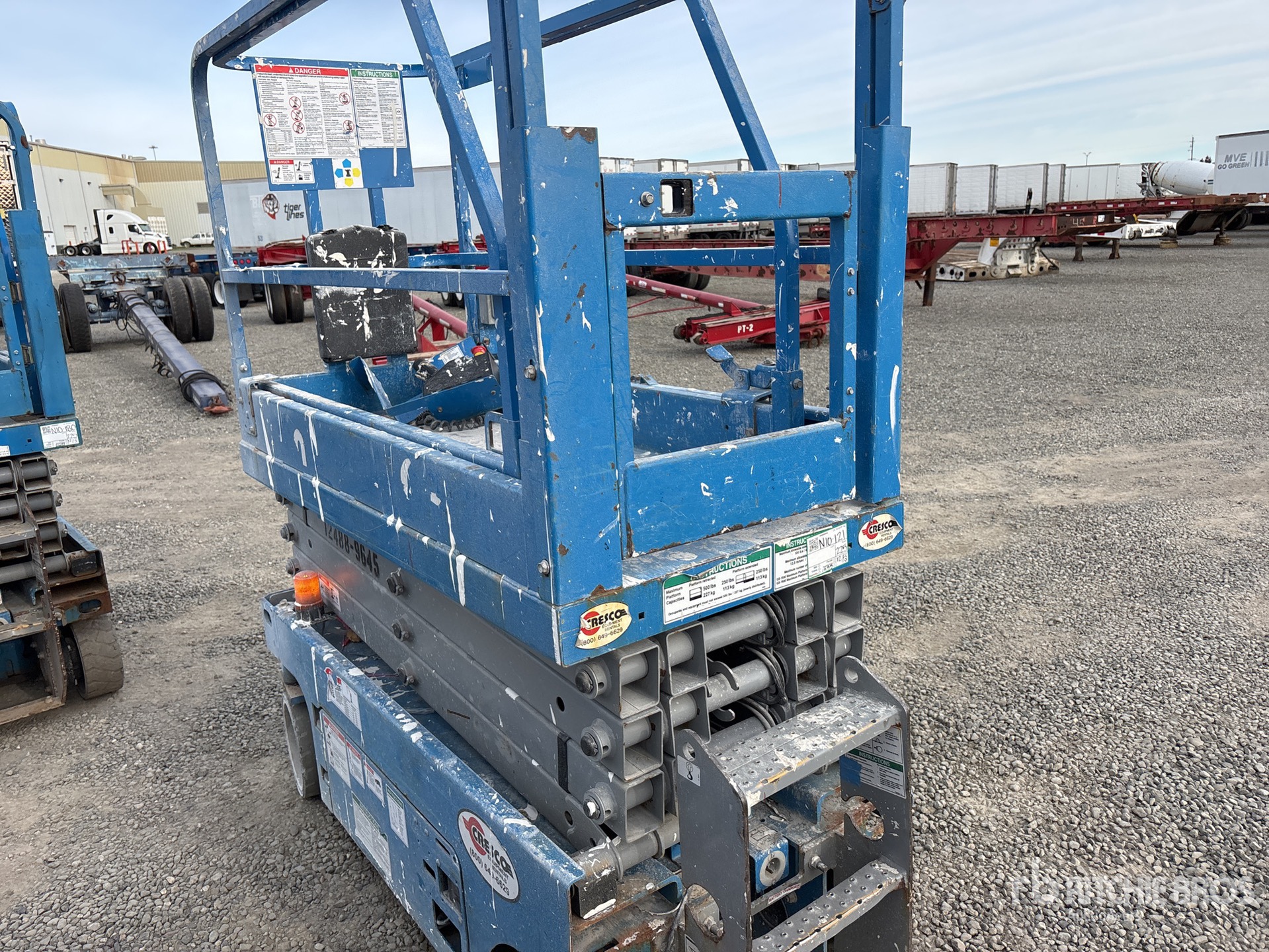 General Appearance with Picture, Right Front Corner