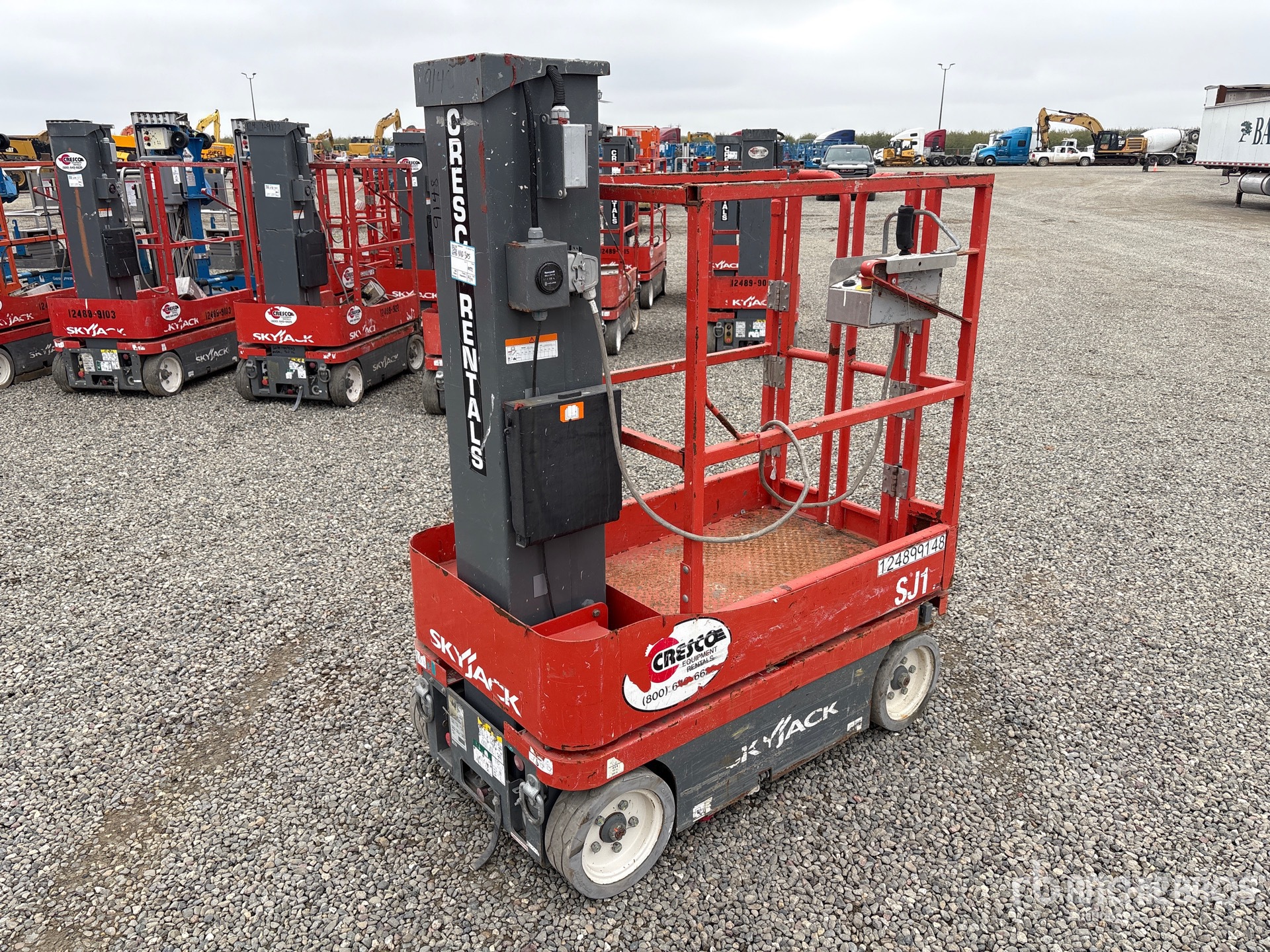 General Appearance with Picture, Right Rear Corner