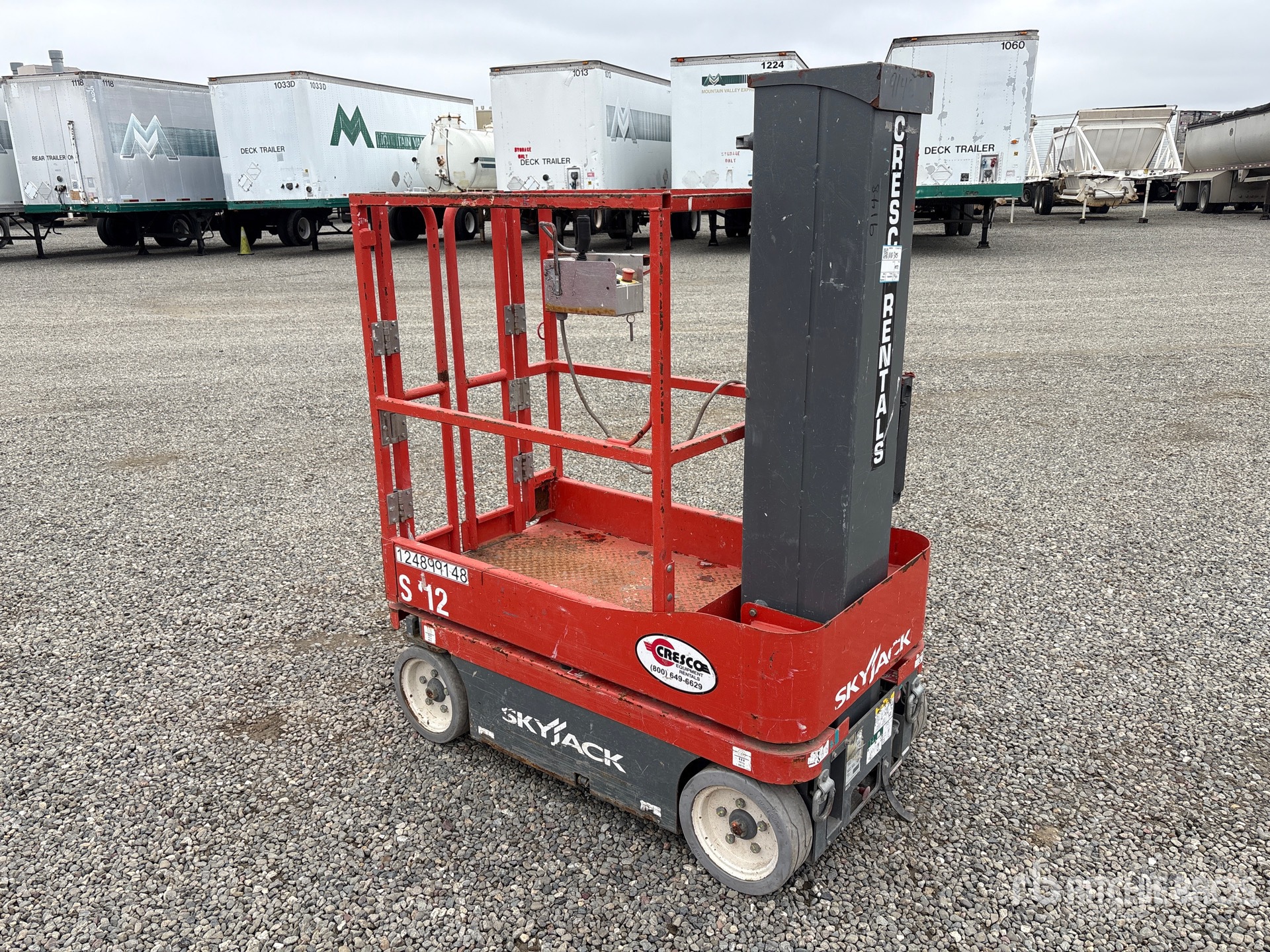 General Appearance with Picture, Left Rear Corner