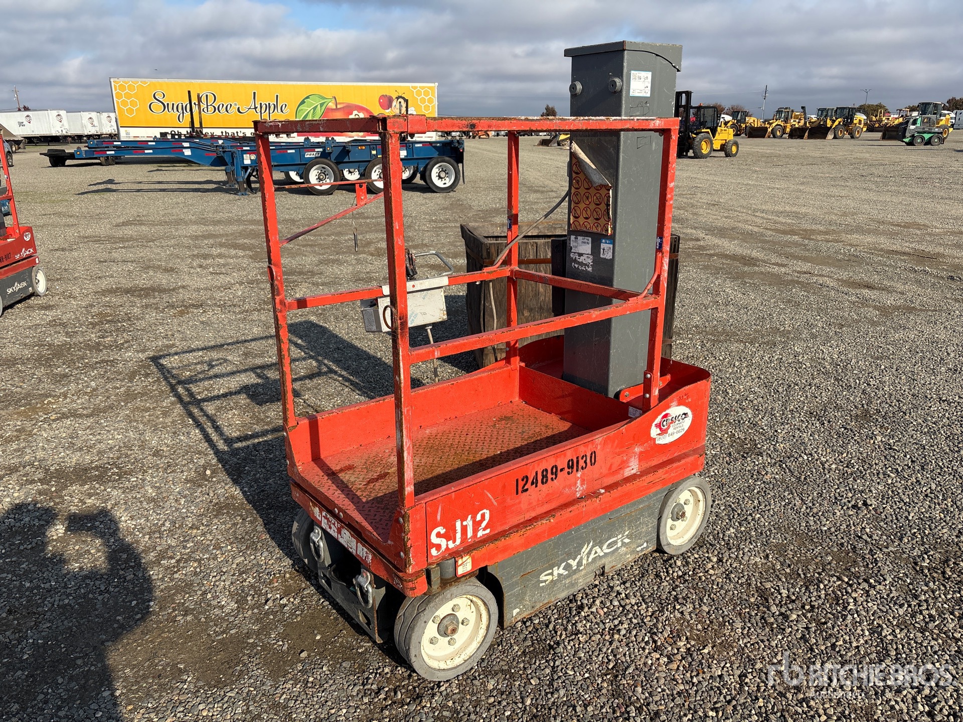 General Appearance with Picture, Left Front Corner