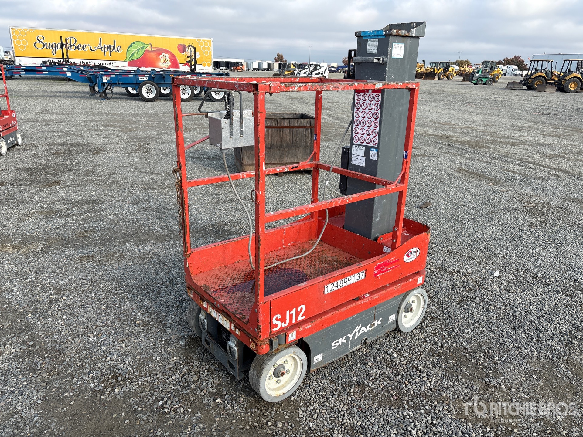 General Appearance with Picture, Left Front Corner