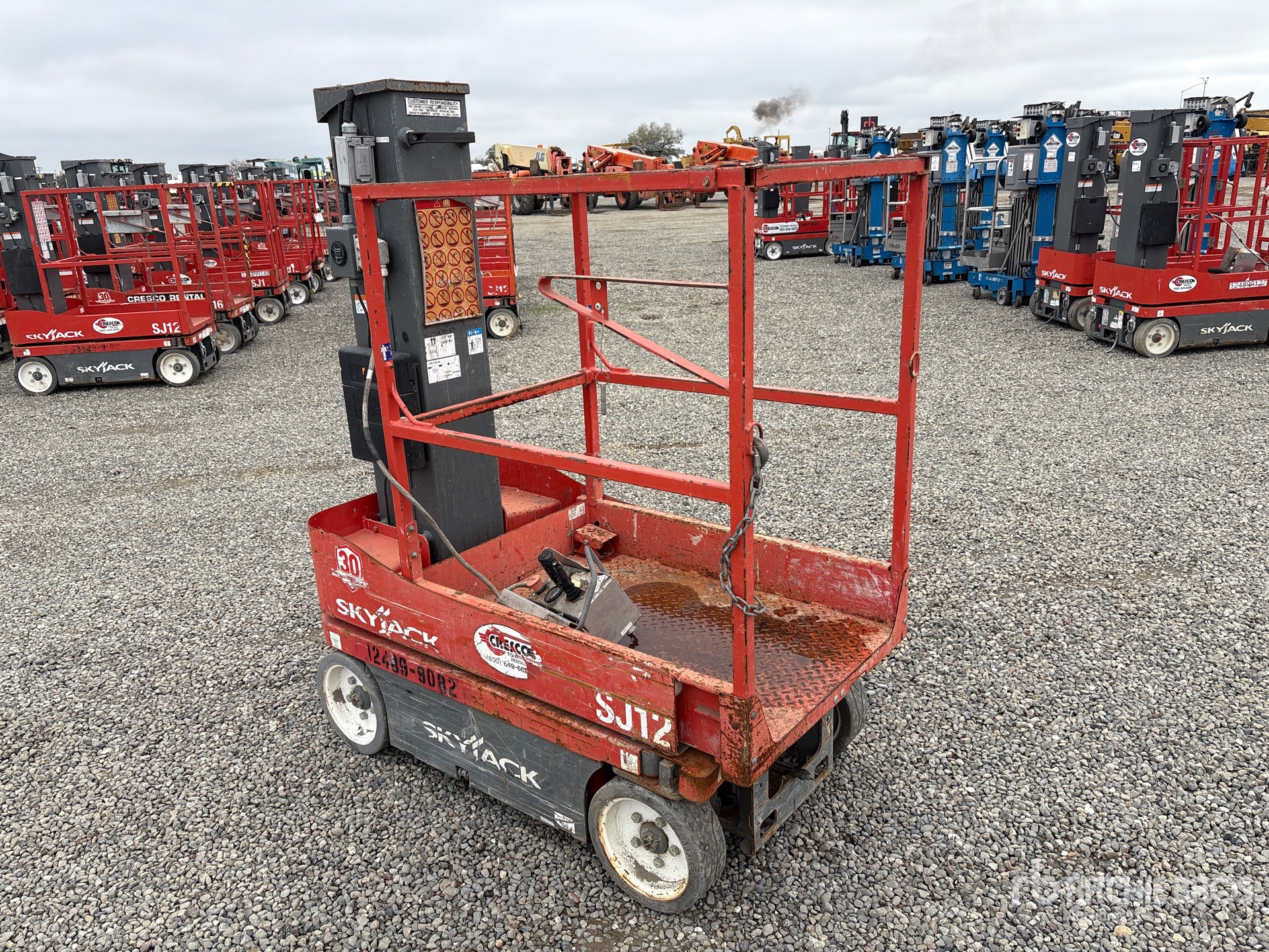 General Appearance with Picture, Right Front Corner