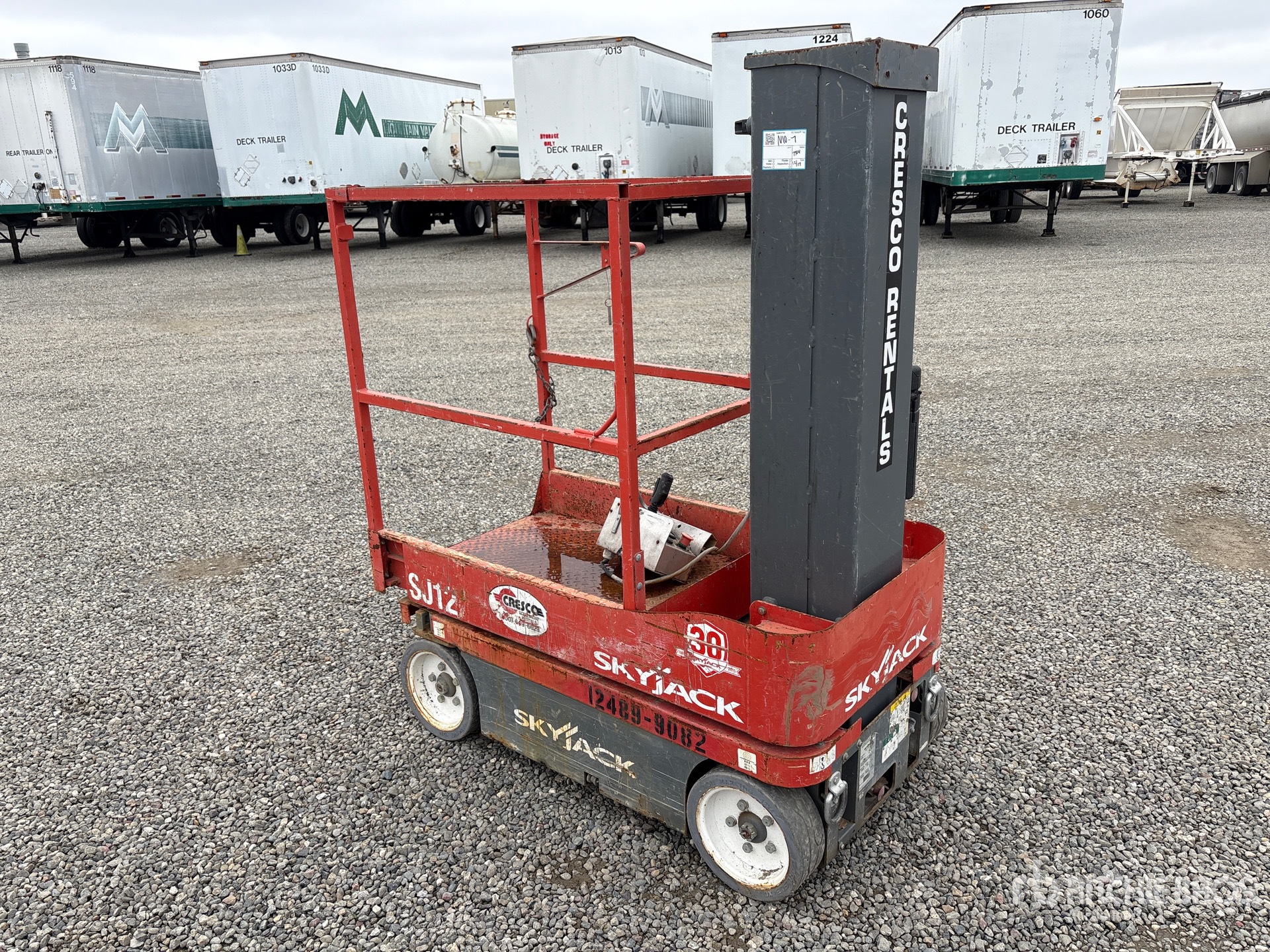 General Appearance with Picture, Left Rear Corner