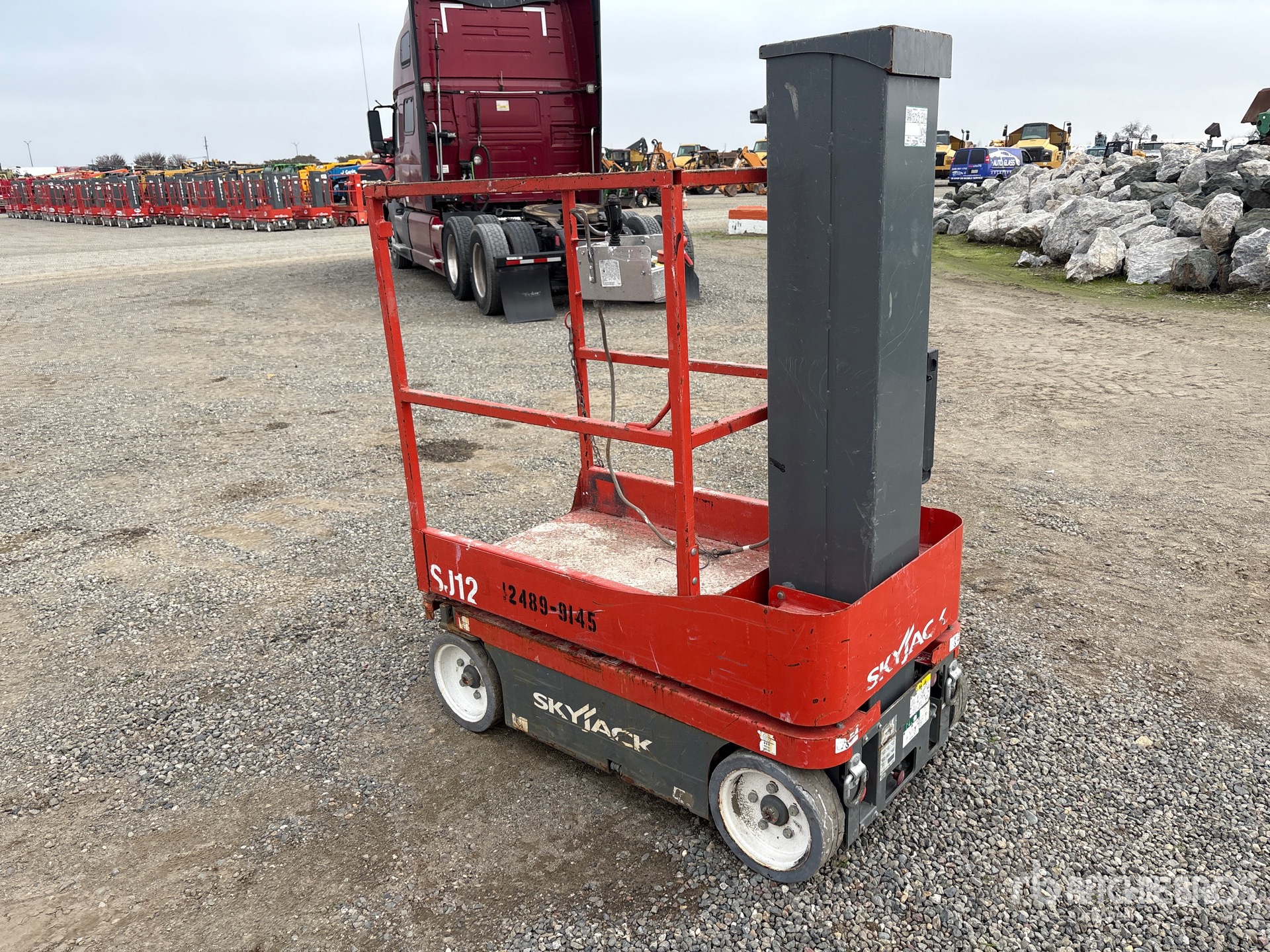 General Appearance with Picture, Left Rear Corner