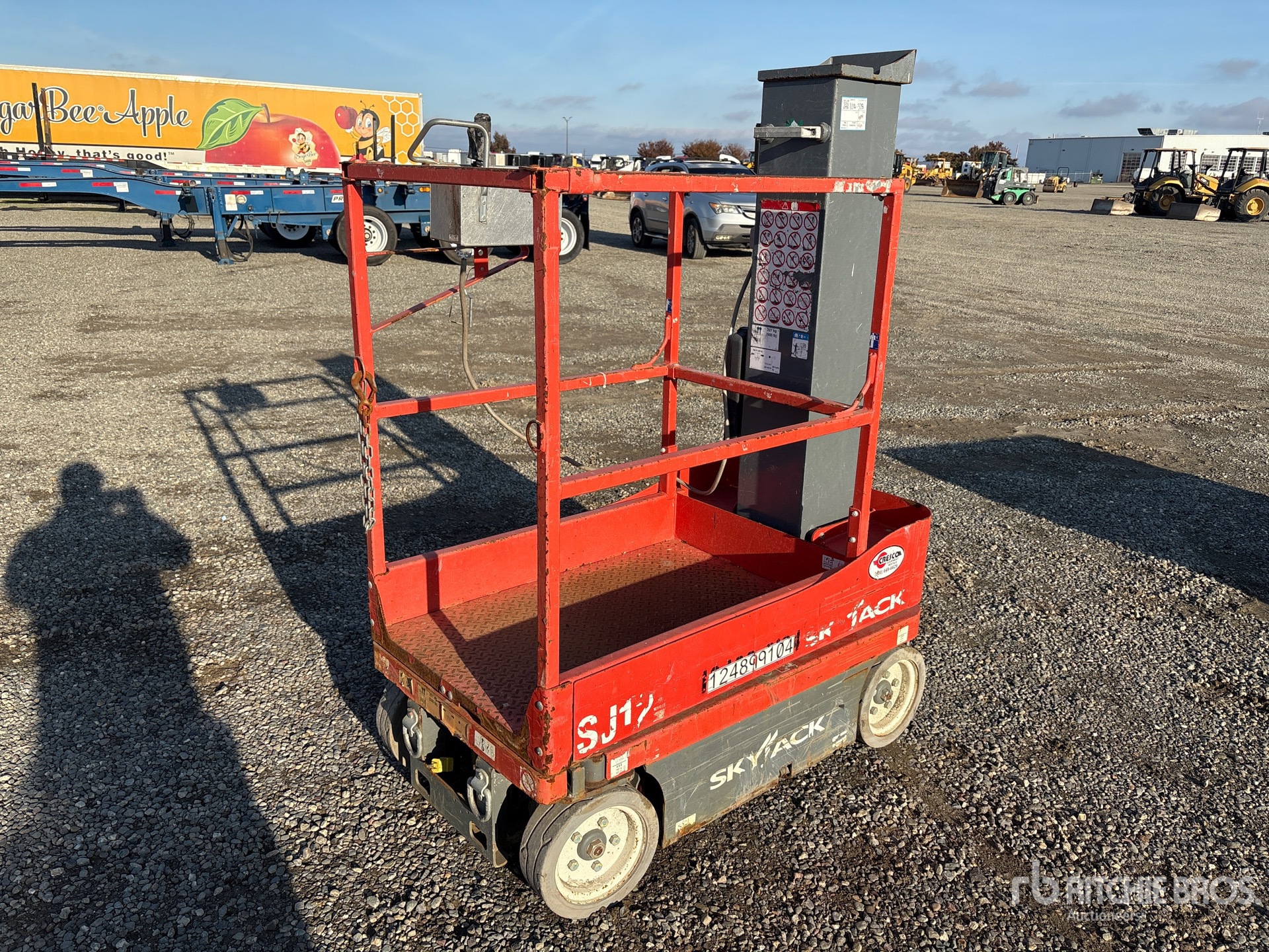 General Appearance with Picture, Left Front Corner