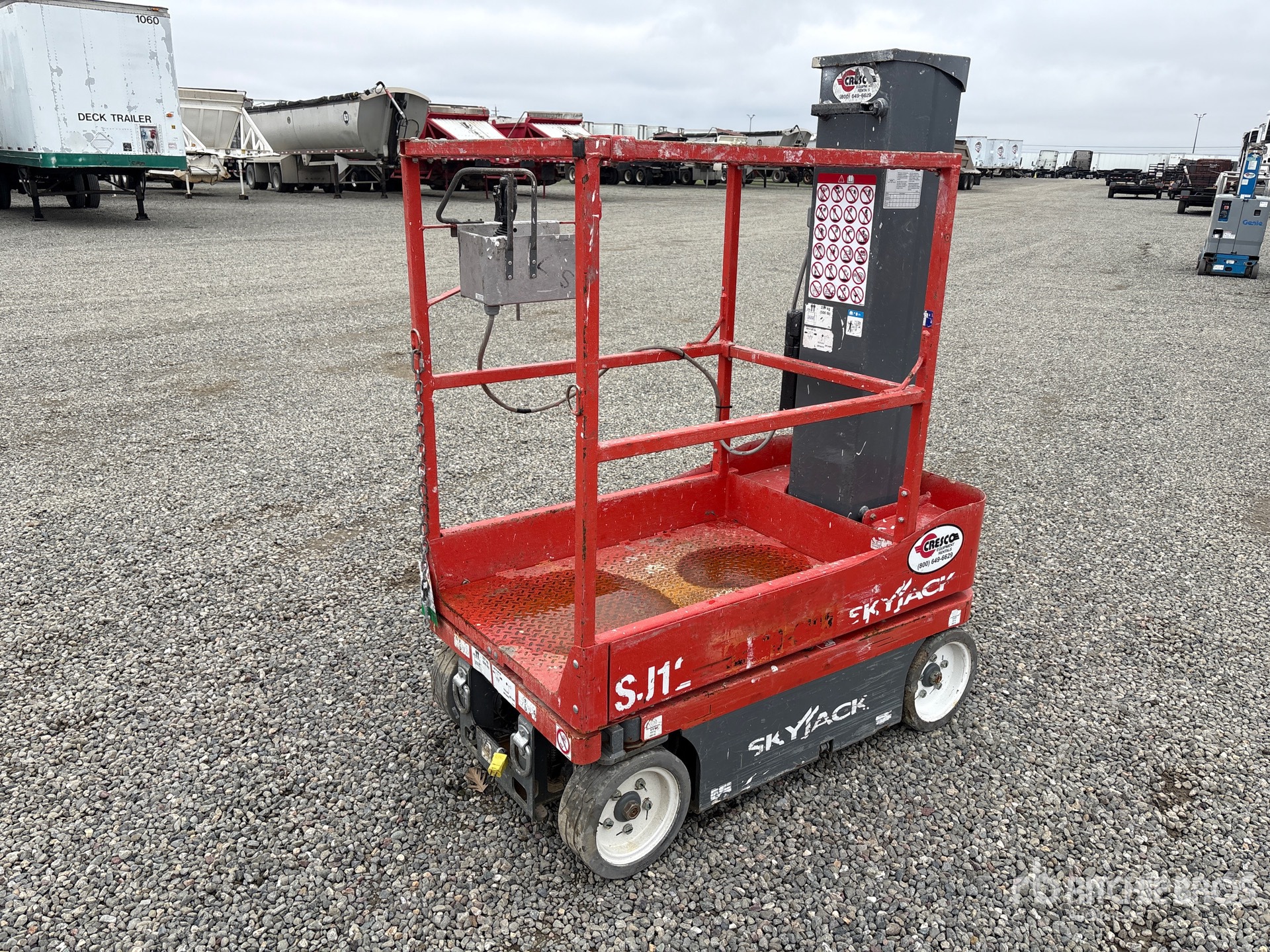 General Appearance with Picture, Left Front Corner