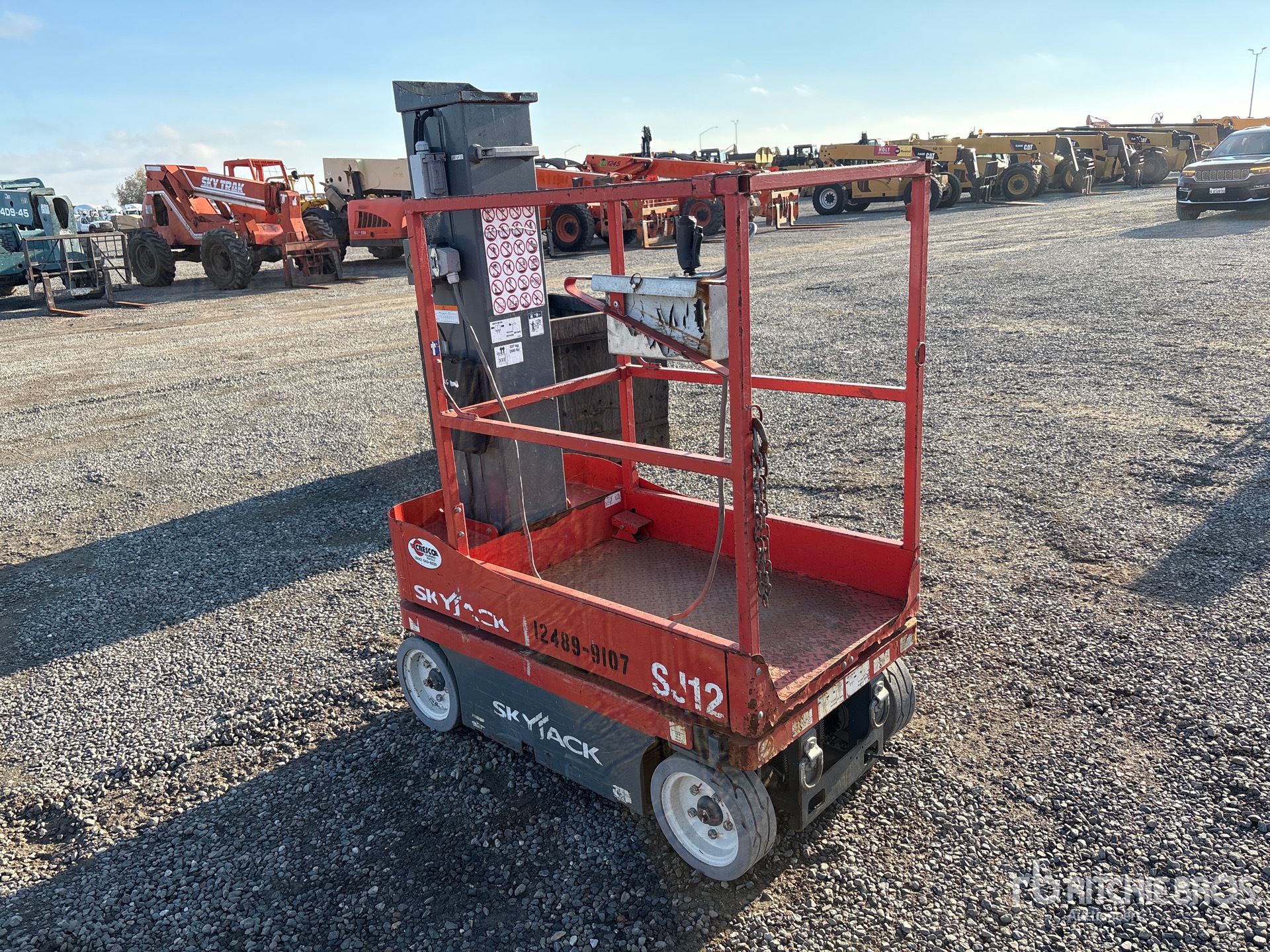 General Appearance with Picture, Right Front Corner