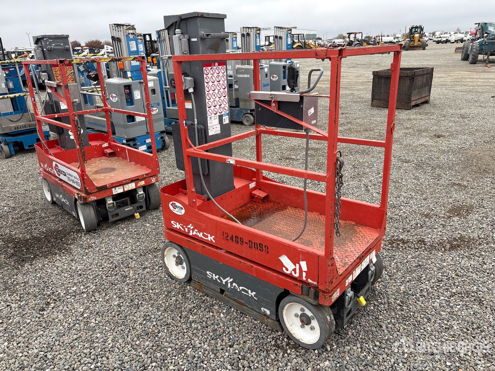 General Appearance with Picture, Right Front Corner