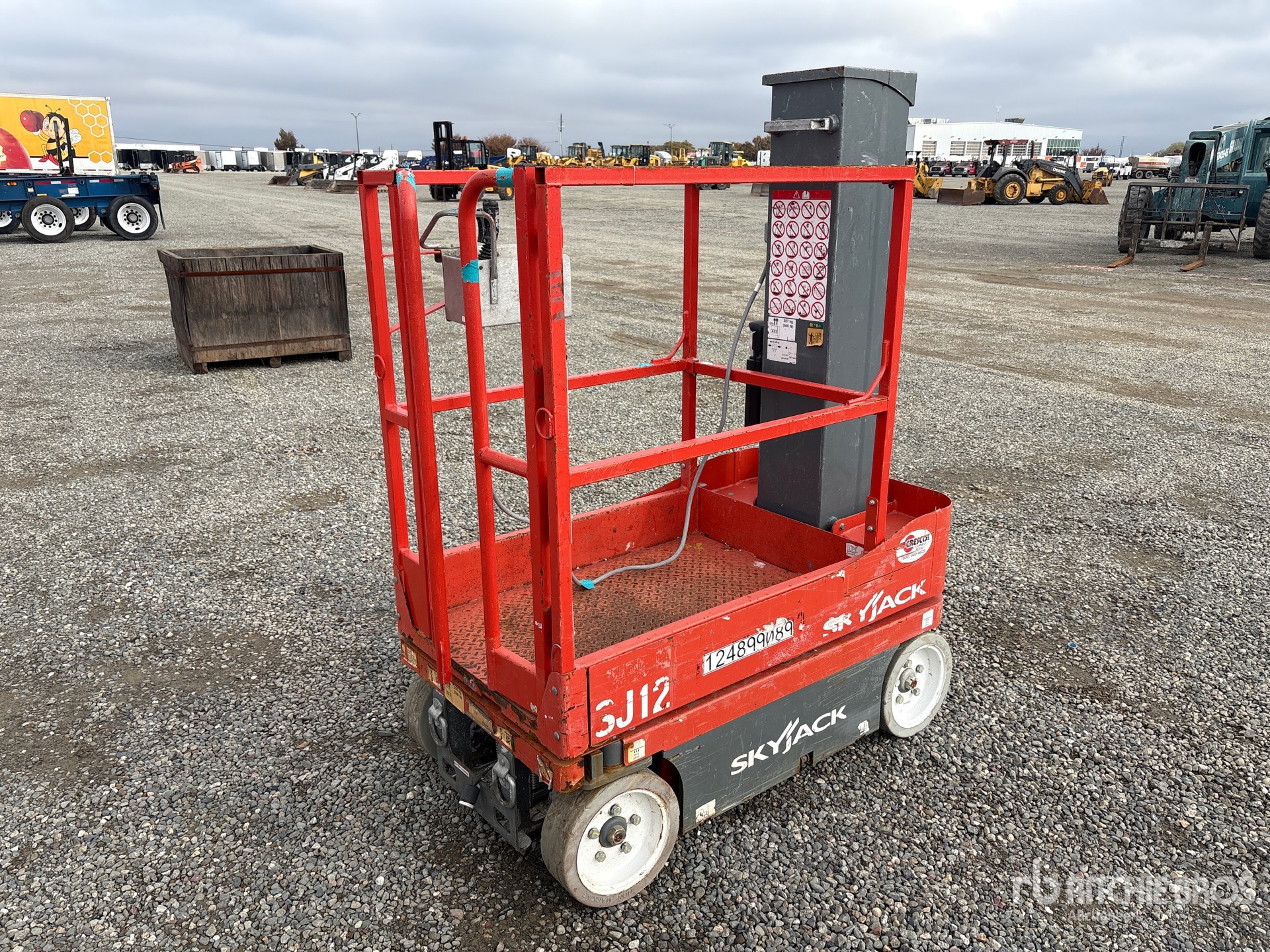 General Appearance with Picture, Left Front Corner