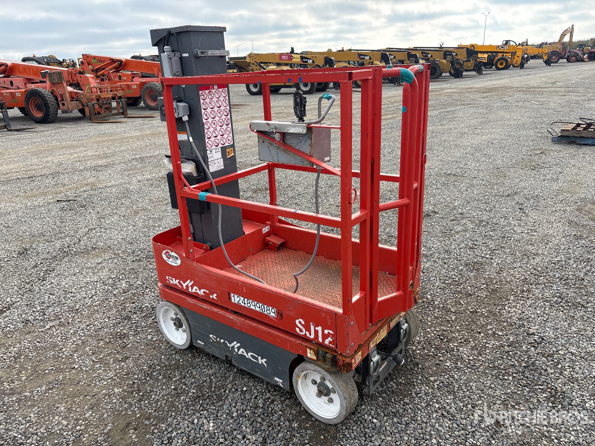 General Appearance with Picture, Right Front Corner