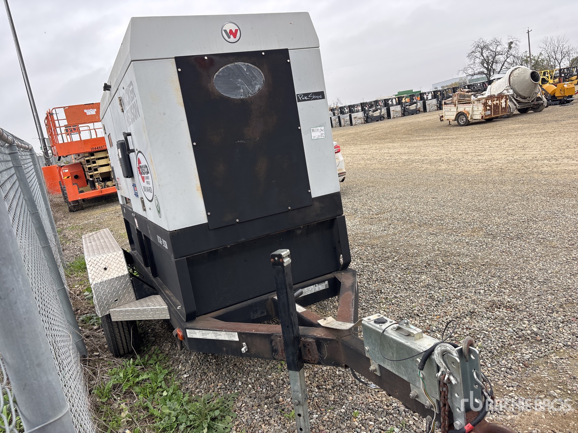 Aspect général with Image, coin avant droit