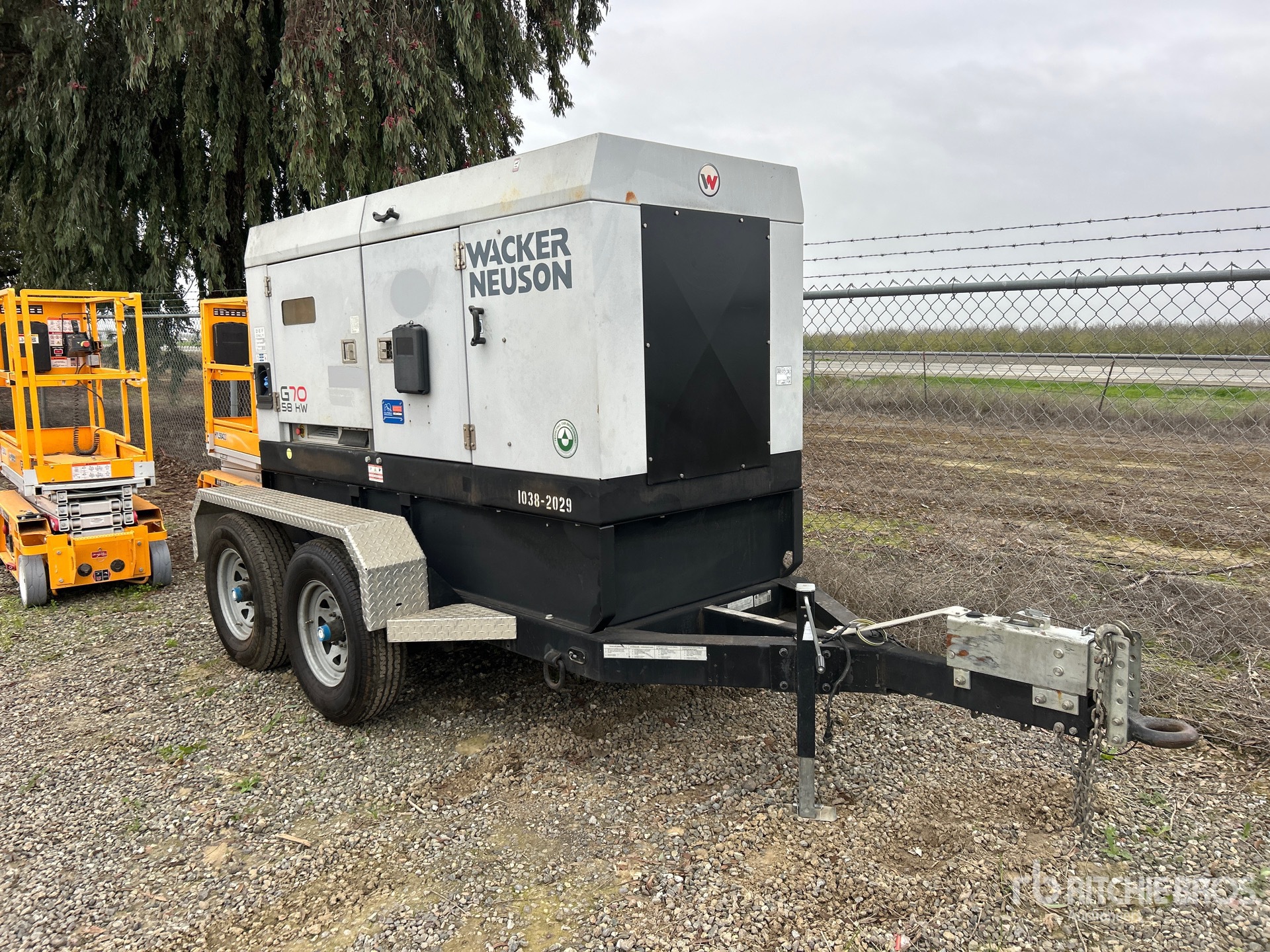 Aspect général with Image, coin avant droit