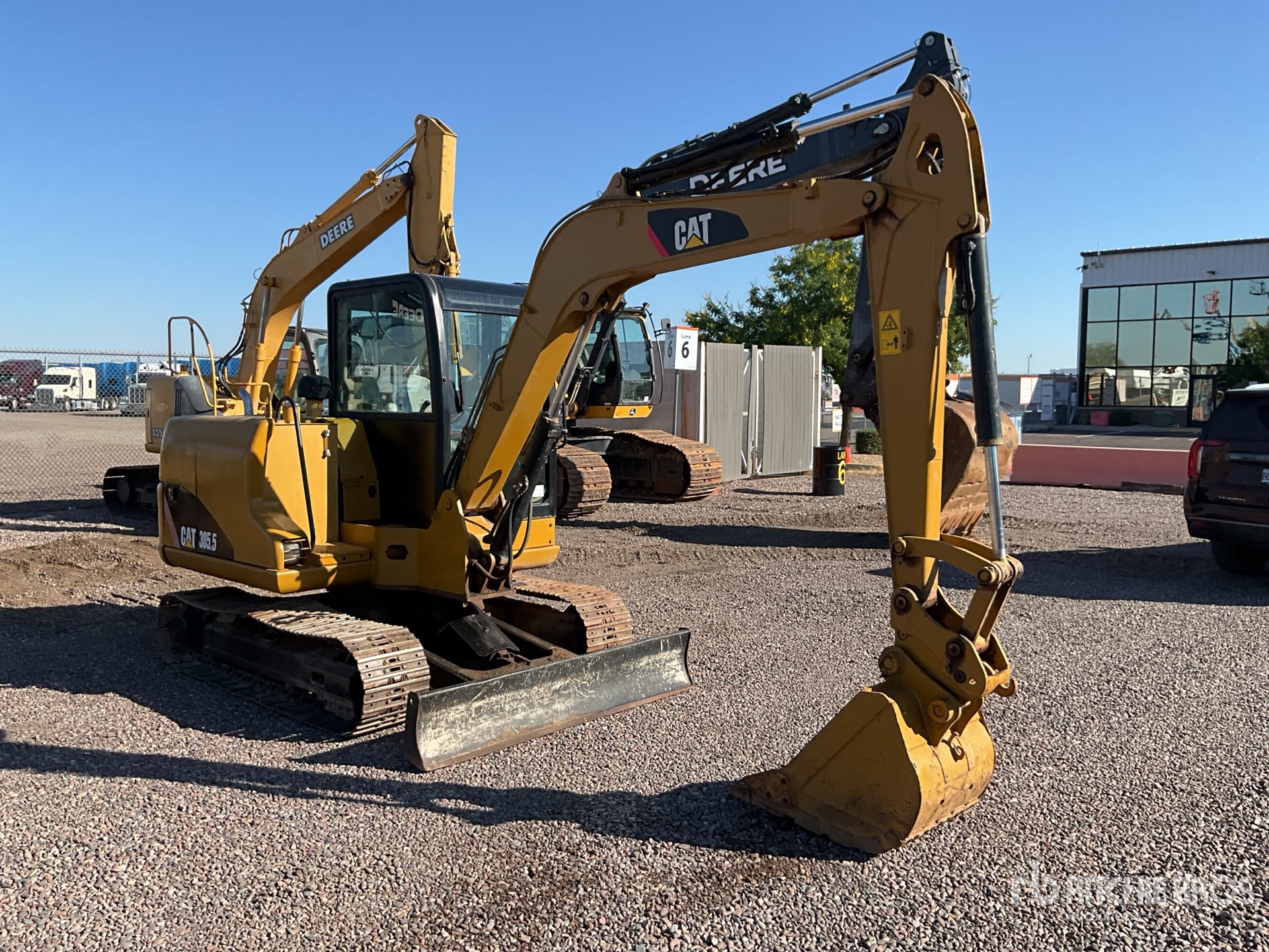 General Appearance with Picture, Right Front Corner