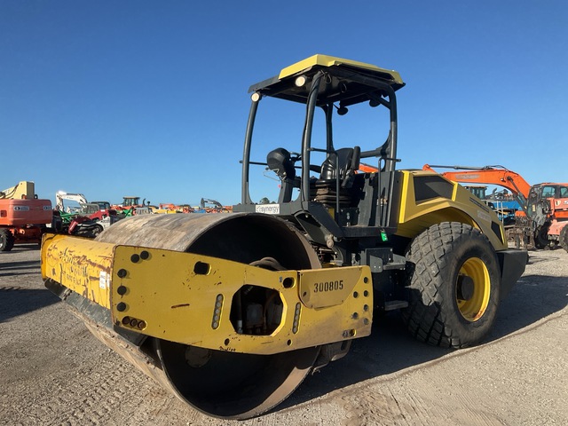 2018 Bomag BW-211 D-5 Smooth Drum Compactor