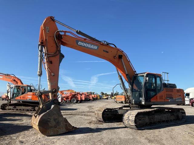 2017 Doosan DX300LC-5 Tracked Excavator