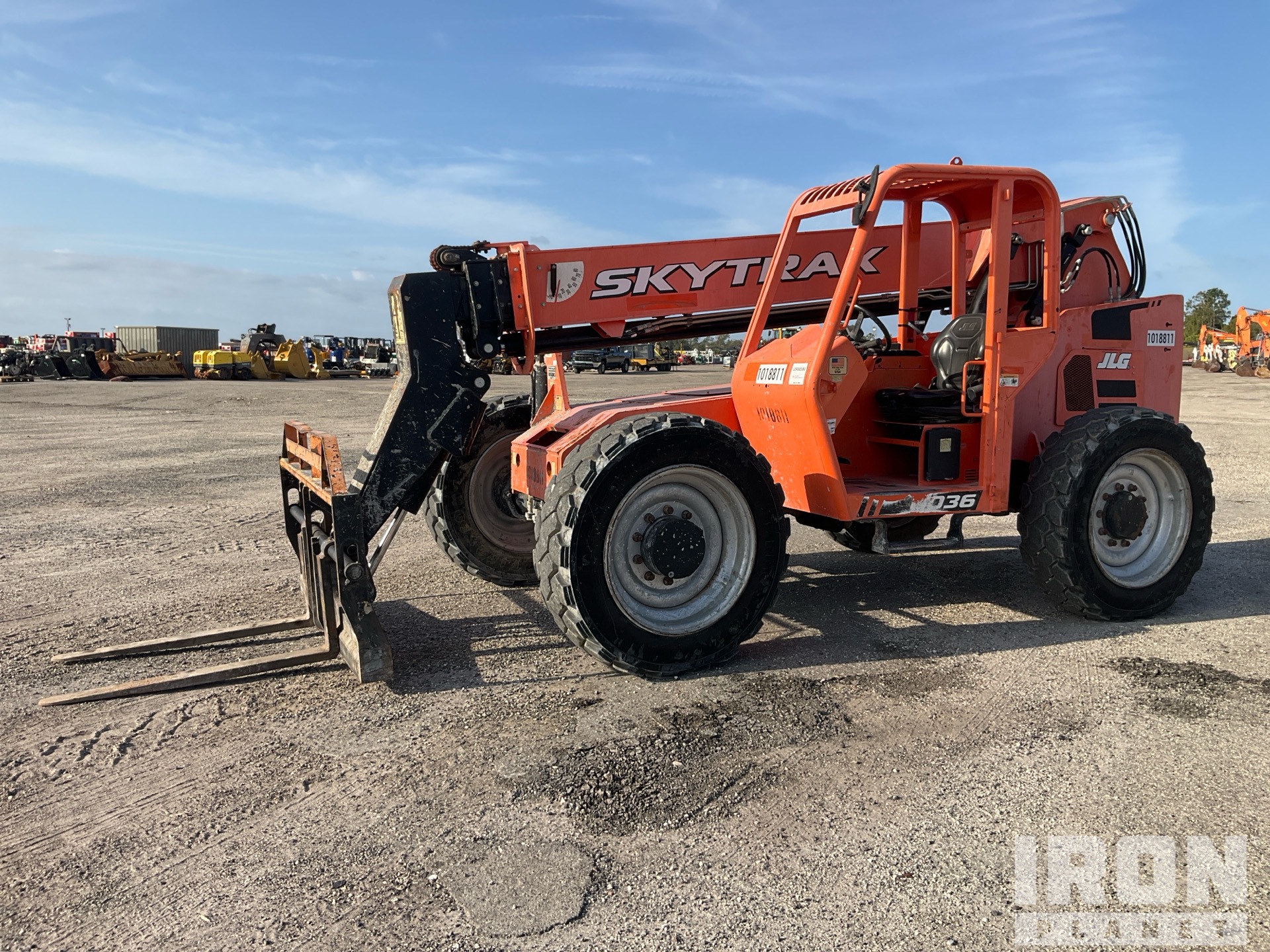 General Appearance with Bild, Ecke vorne links