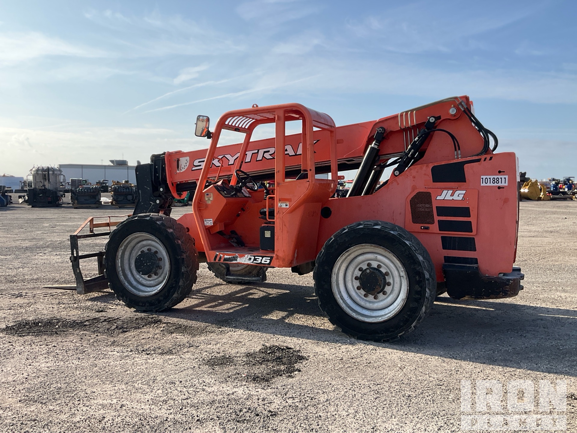 General Appearance with Bild, Ecke hinten links