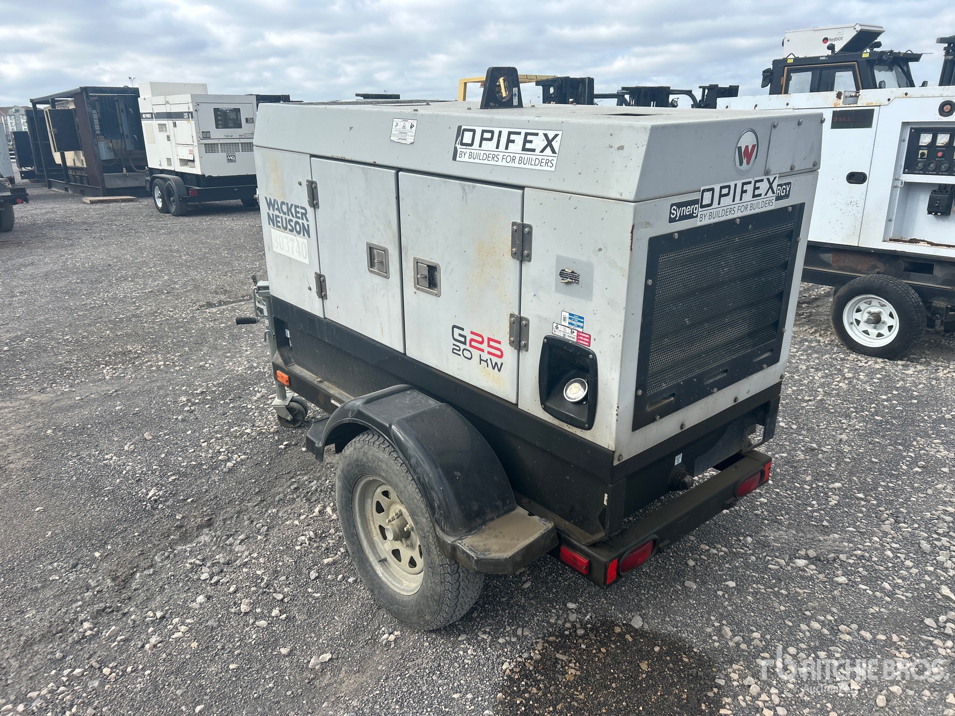 General Appearance with Foto, angolo posteriore sinistro