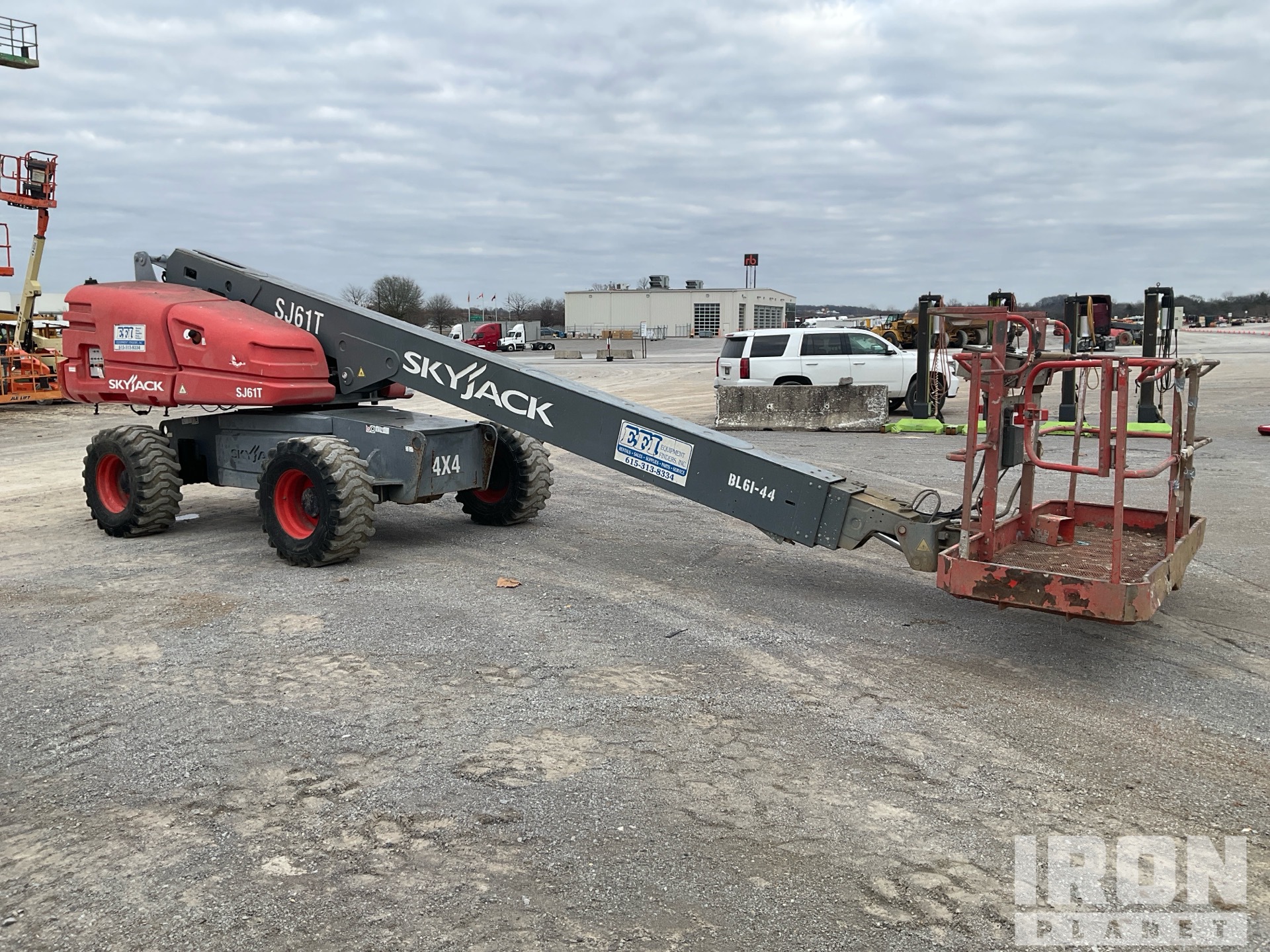 Aspect général with Image, coin avant droit