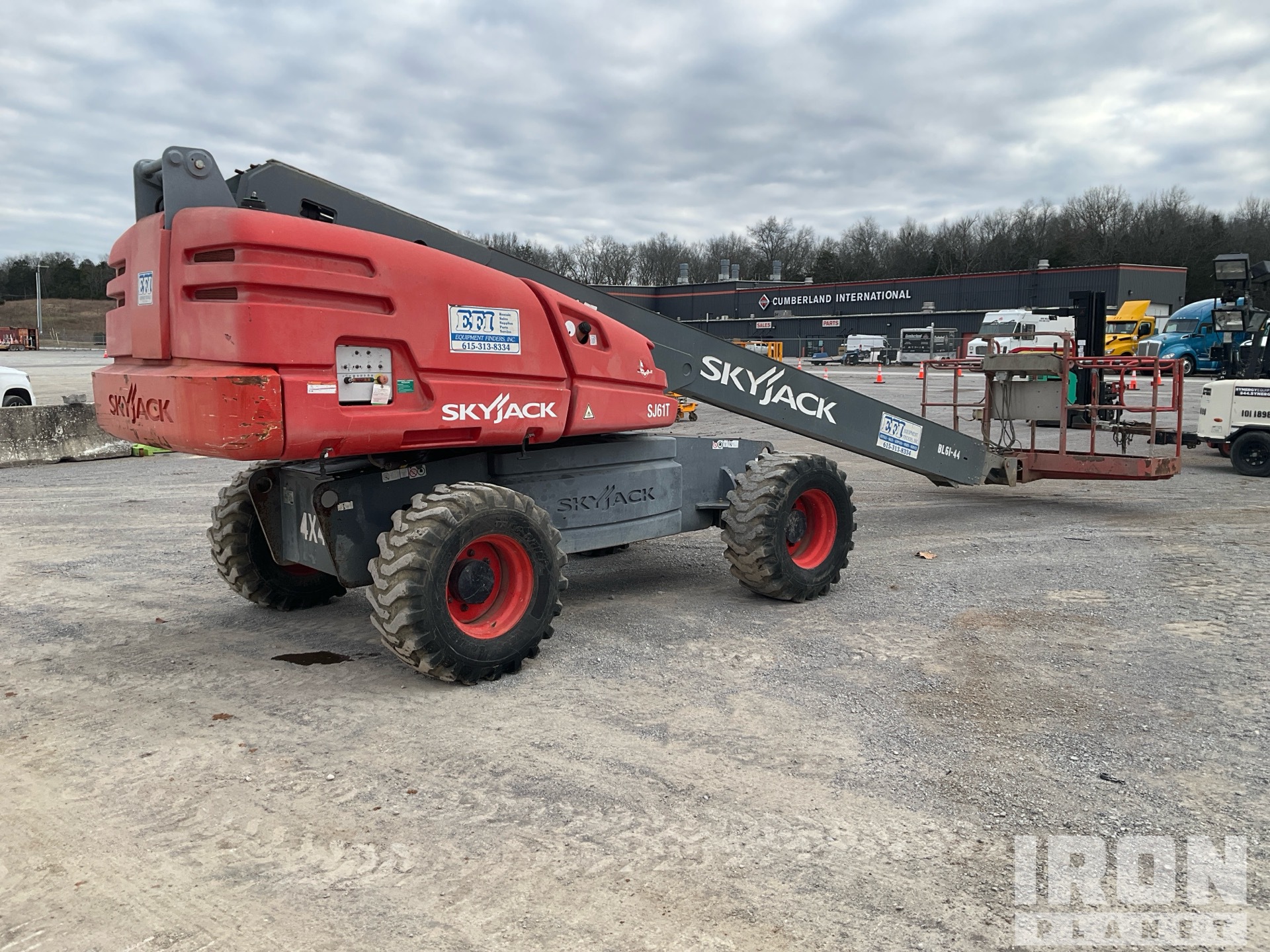 Aspect général with Image, coin arrière droit