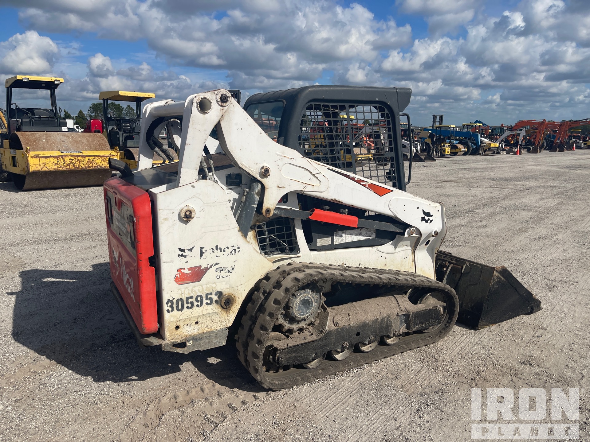 Aspect général with Image, coin arrière droit