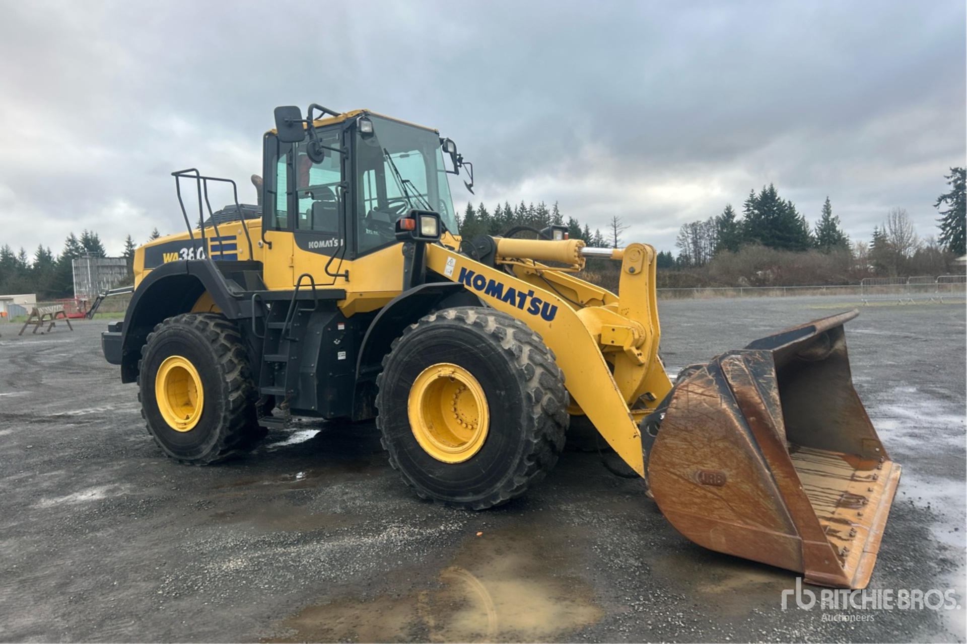 General Appearance with Picture, Right Front Corner